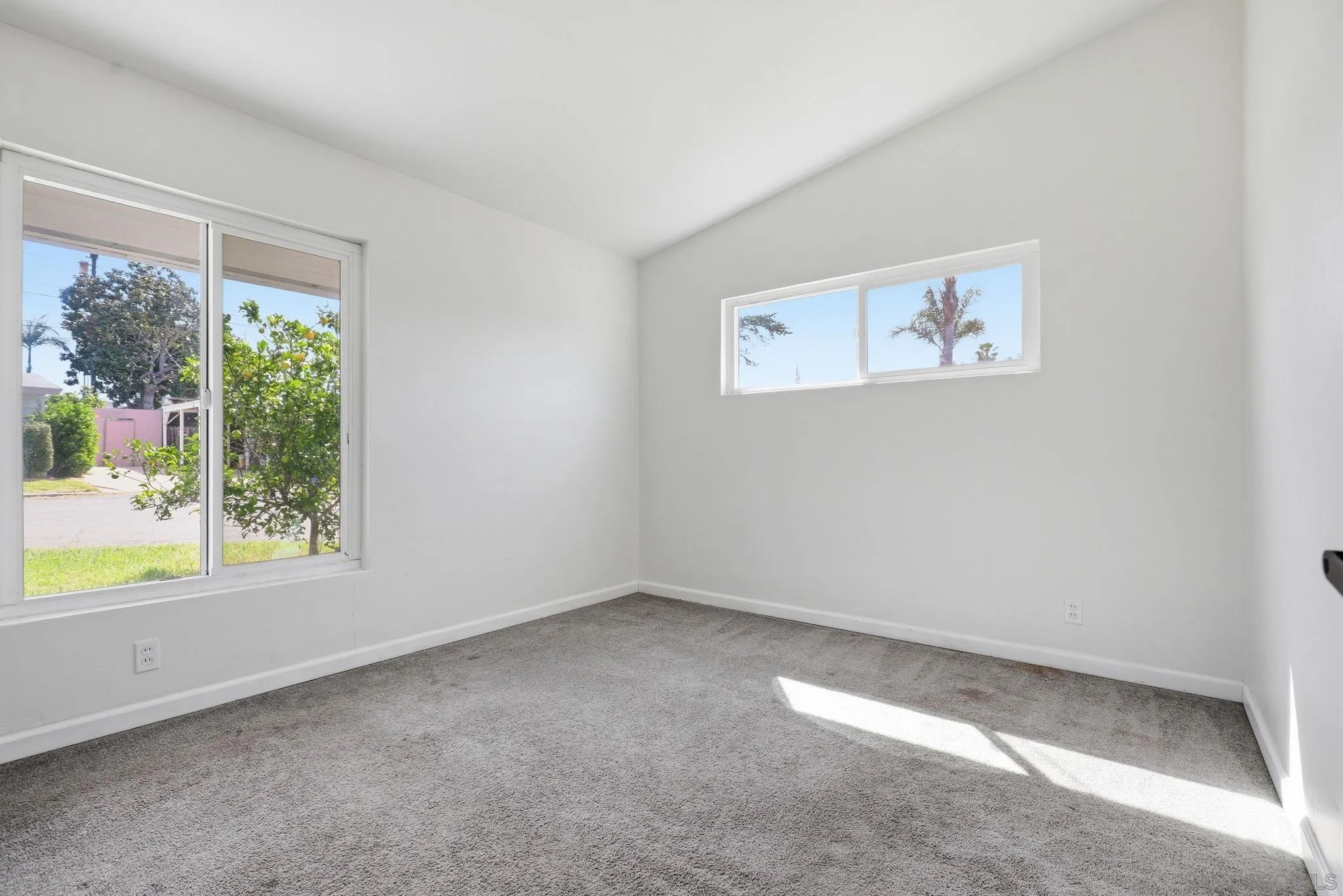 https://cdn.realtyfeed.com/cdn/127/260006316/bd1b2ac767bce72c68b07e3ad80e00bf.webp