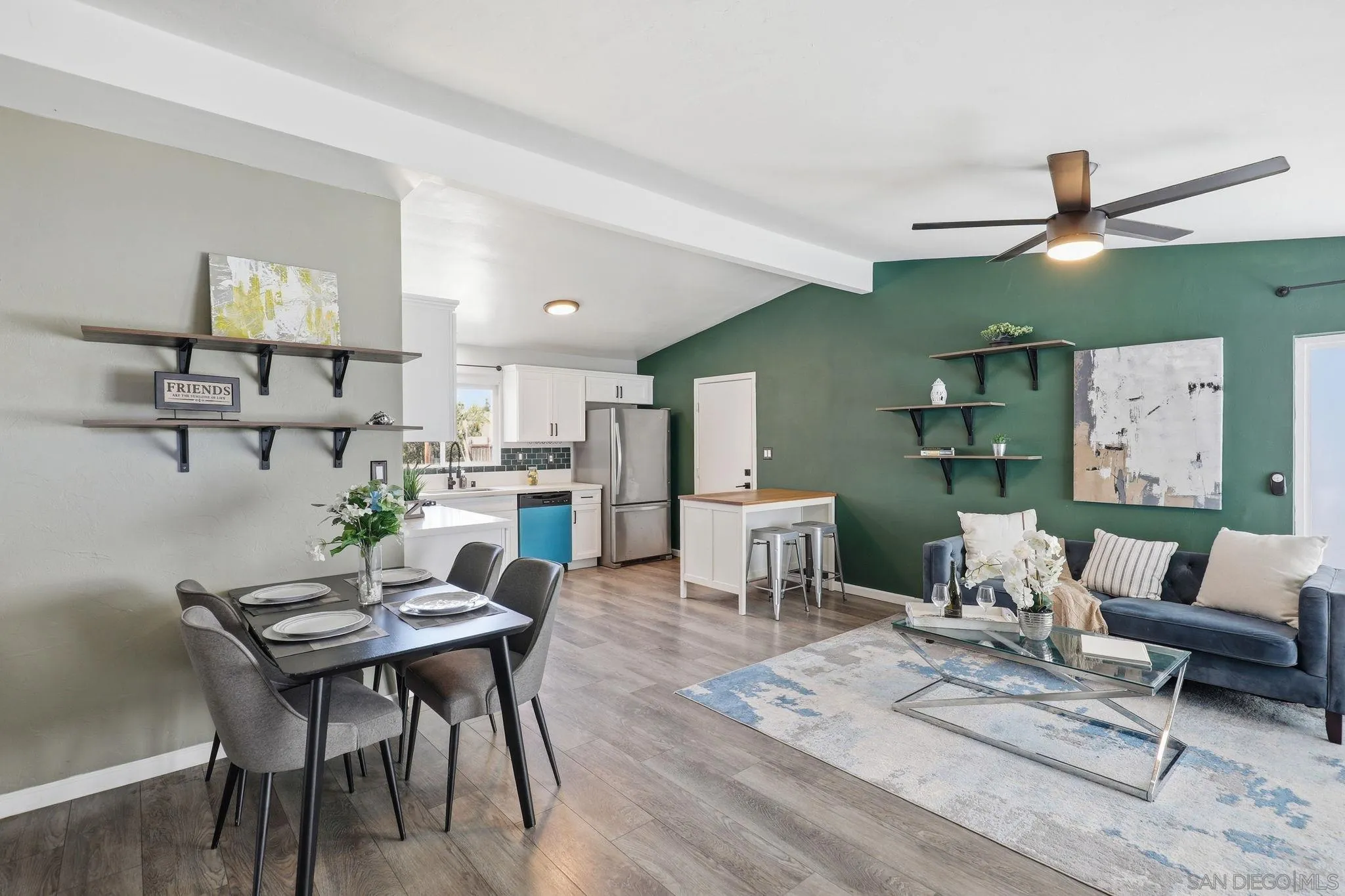 https://cdn.realtyfeed.com/cdn/127/260006316/c21e107e5e1b5272e8cd41159cc343e4.webp