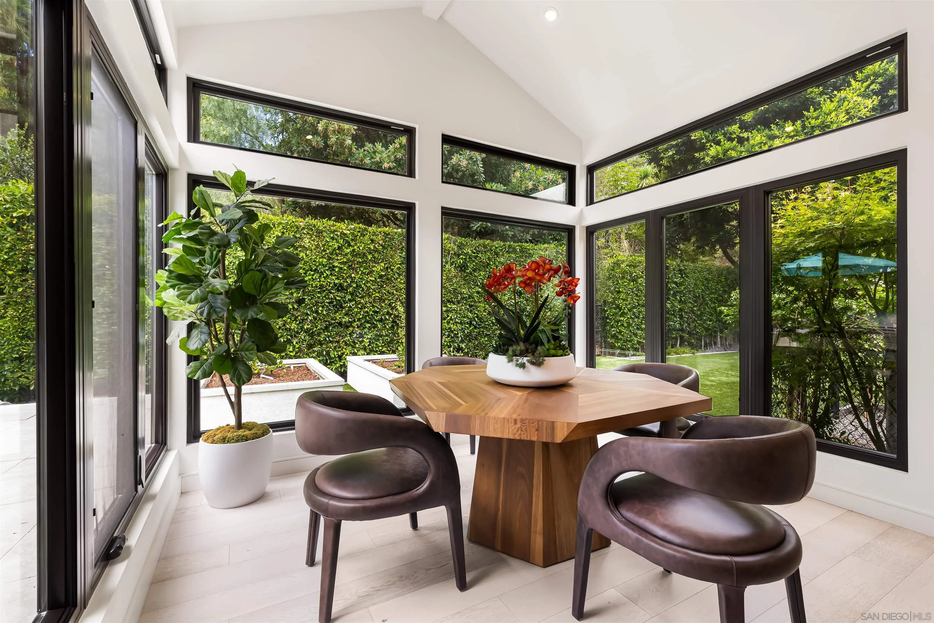 https://cdn.realtyfeed.com/cdn/127/260006336/5a560cadbbddb1a6cfab5db37a224ad9.webp