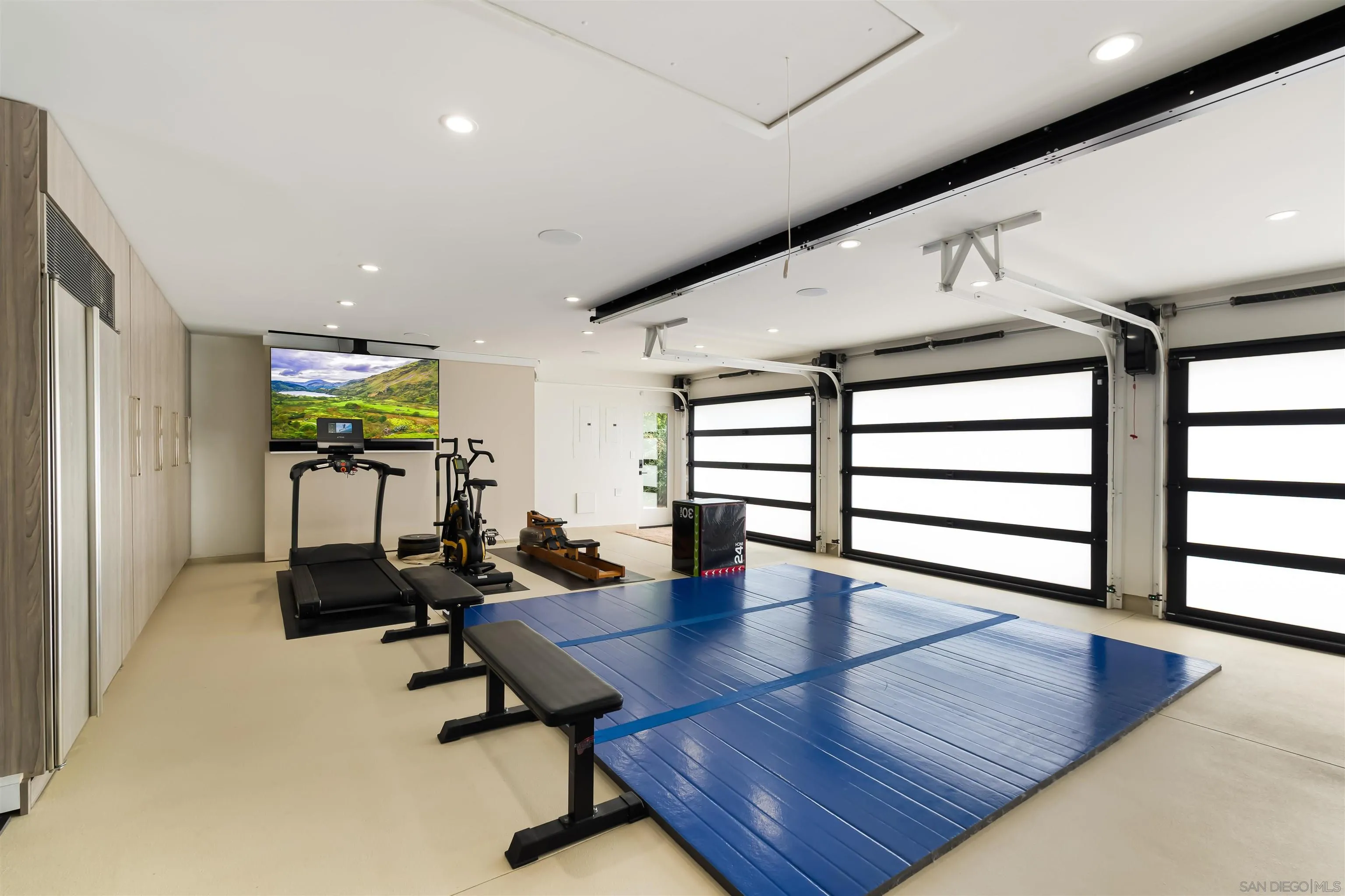 https://cdn.realtyfeed.com/cdn/127/260006336/bad552be1d960ae9396645a199f2d637.webp
