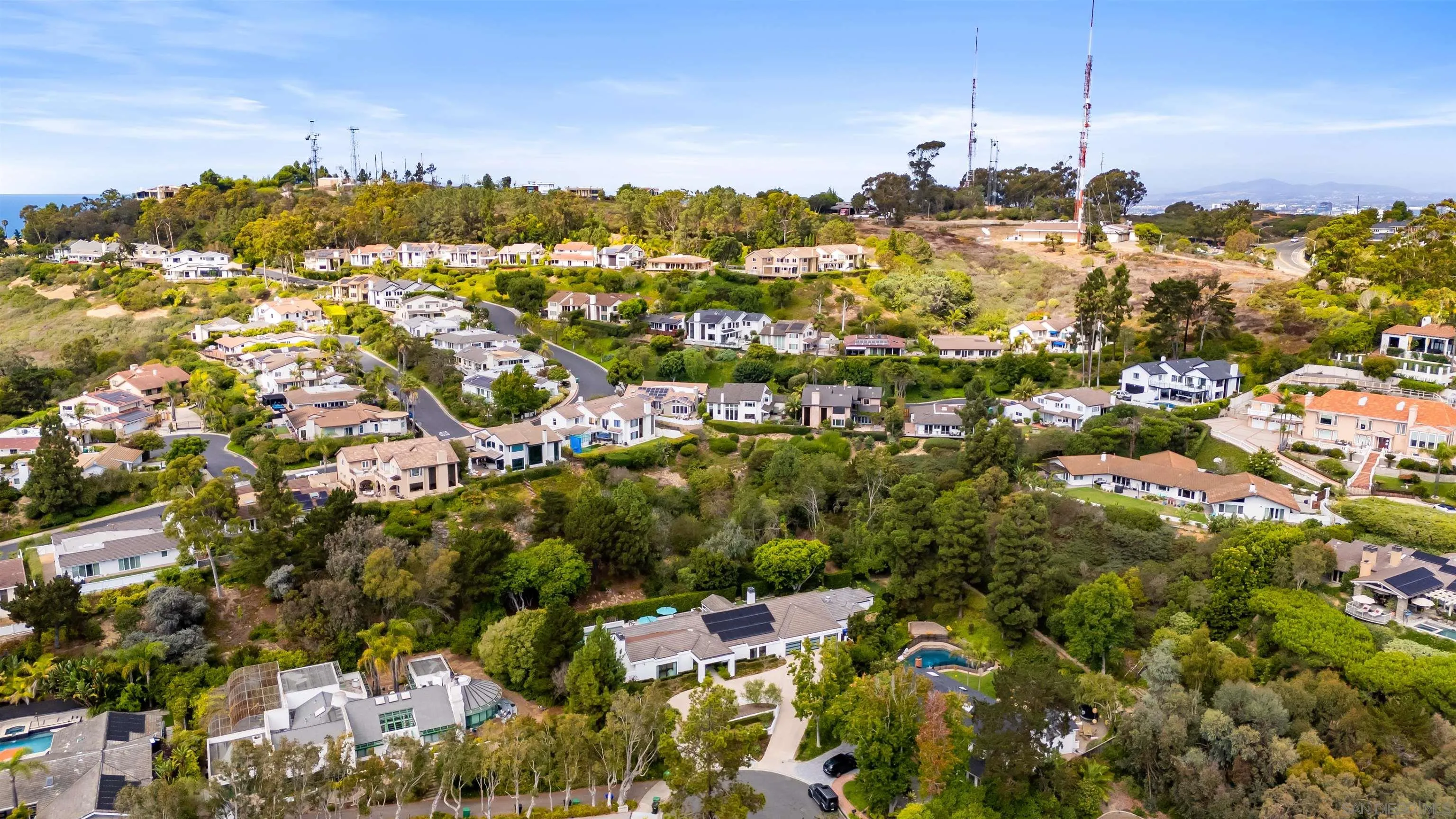 https://cdn.realtyfeed.com/cdn/127/260006336/ce8f975761bb3d1834549f387faf11fb.webp