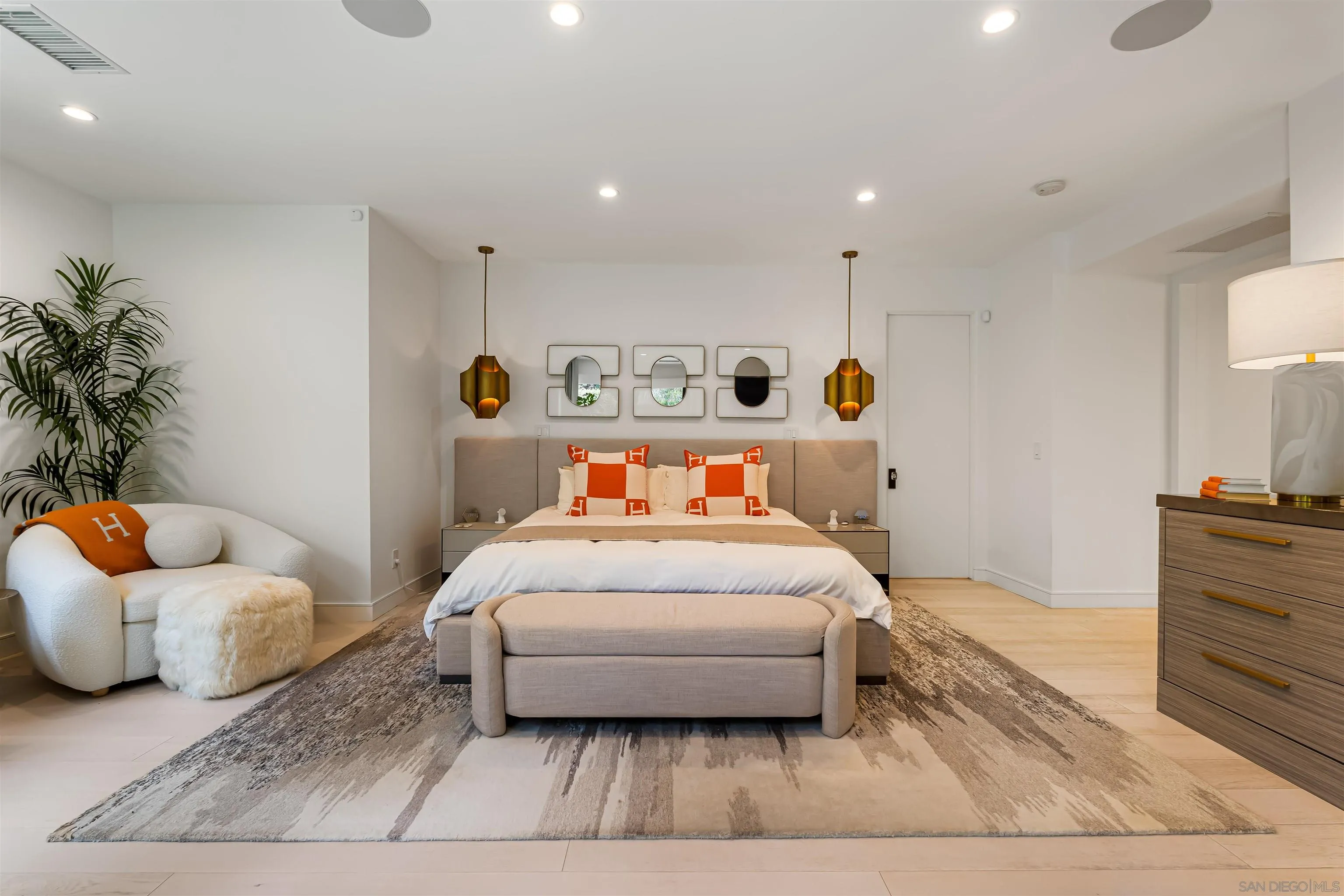 https://cdn.realtyfeed.com/cdn/127/260006336/f75c53177734b2dc4b9dcf38ce0e939d.webp