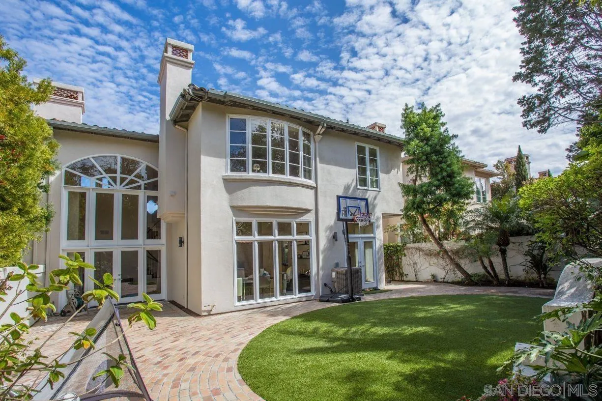 https://cdn.realtyfeed.com/cdn/127/260006342/fb28b67dde0ec53ed9d18837411c27d1.webp