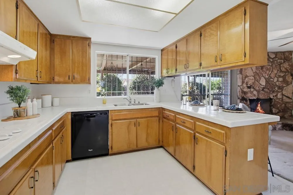 https://cdn.realtyfeed.com/cdn/127/260006343/0bbb1ae40c98649ffccfd81457004940.webp
