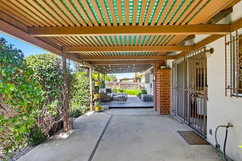 https://cdn.realtyfeed.com/cdn/127/260006343/93eba5bbdee0be4b55f9723e088f806d.webp