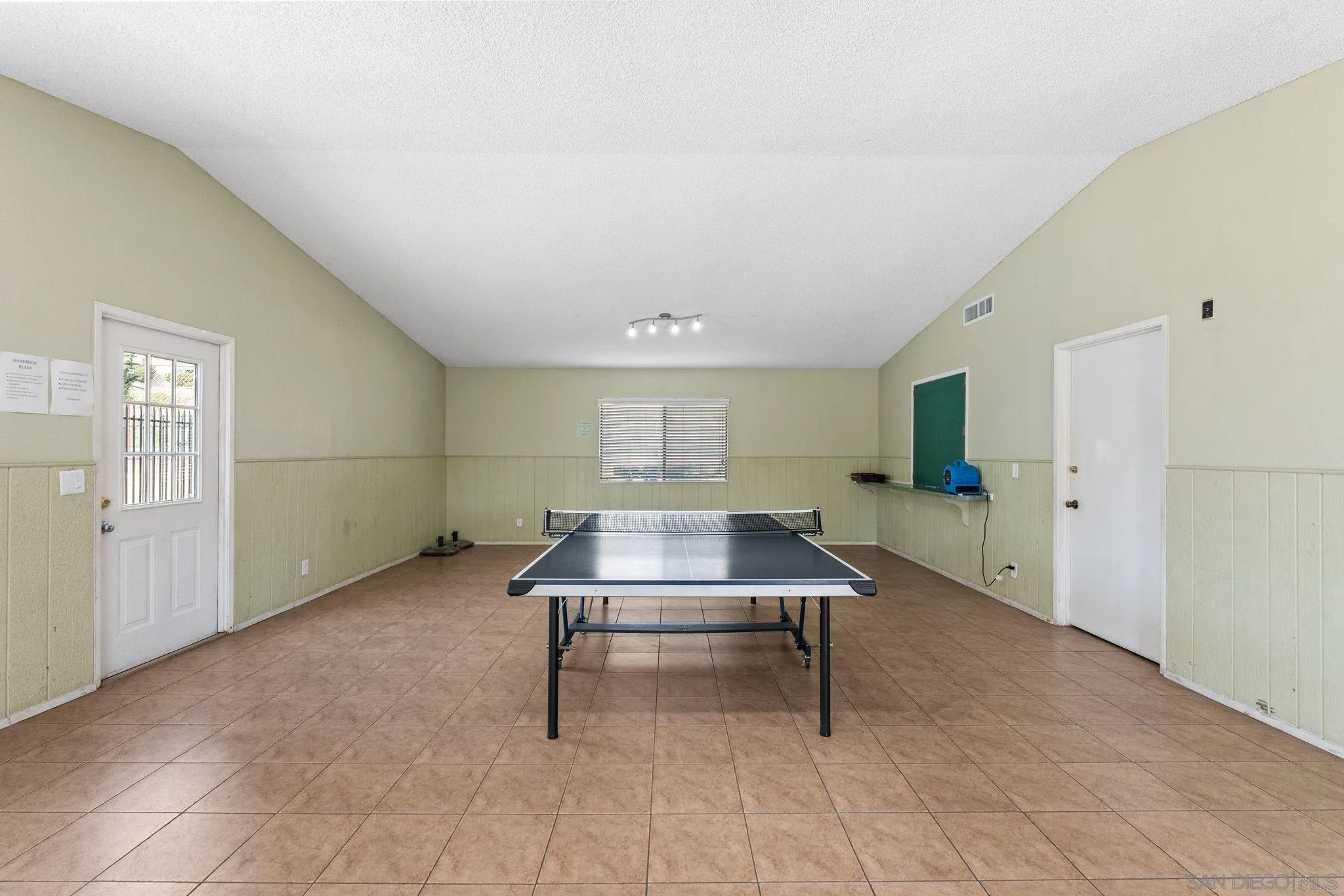 https://cdn.realtyfeed.com/cdn/127/260006351/04dffa2dccddcc9251a040cd70dc9217.webp
