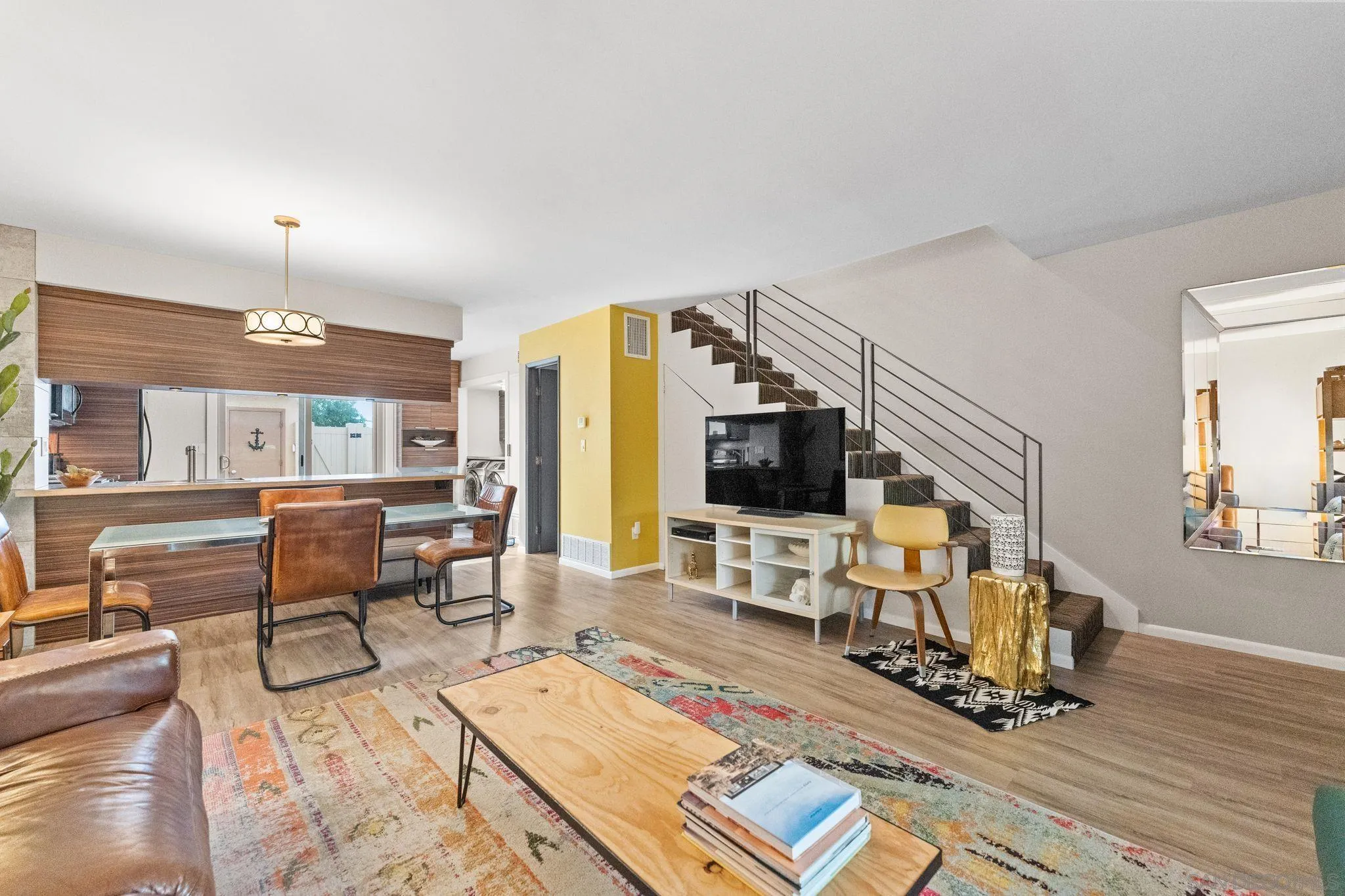 https://cdn.realtyfeed.com/cdn/127/260006351/b70e62d6c655380c4d32ac5f602f091b.webp