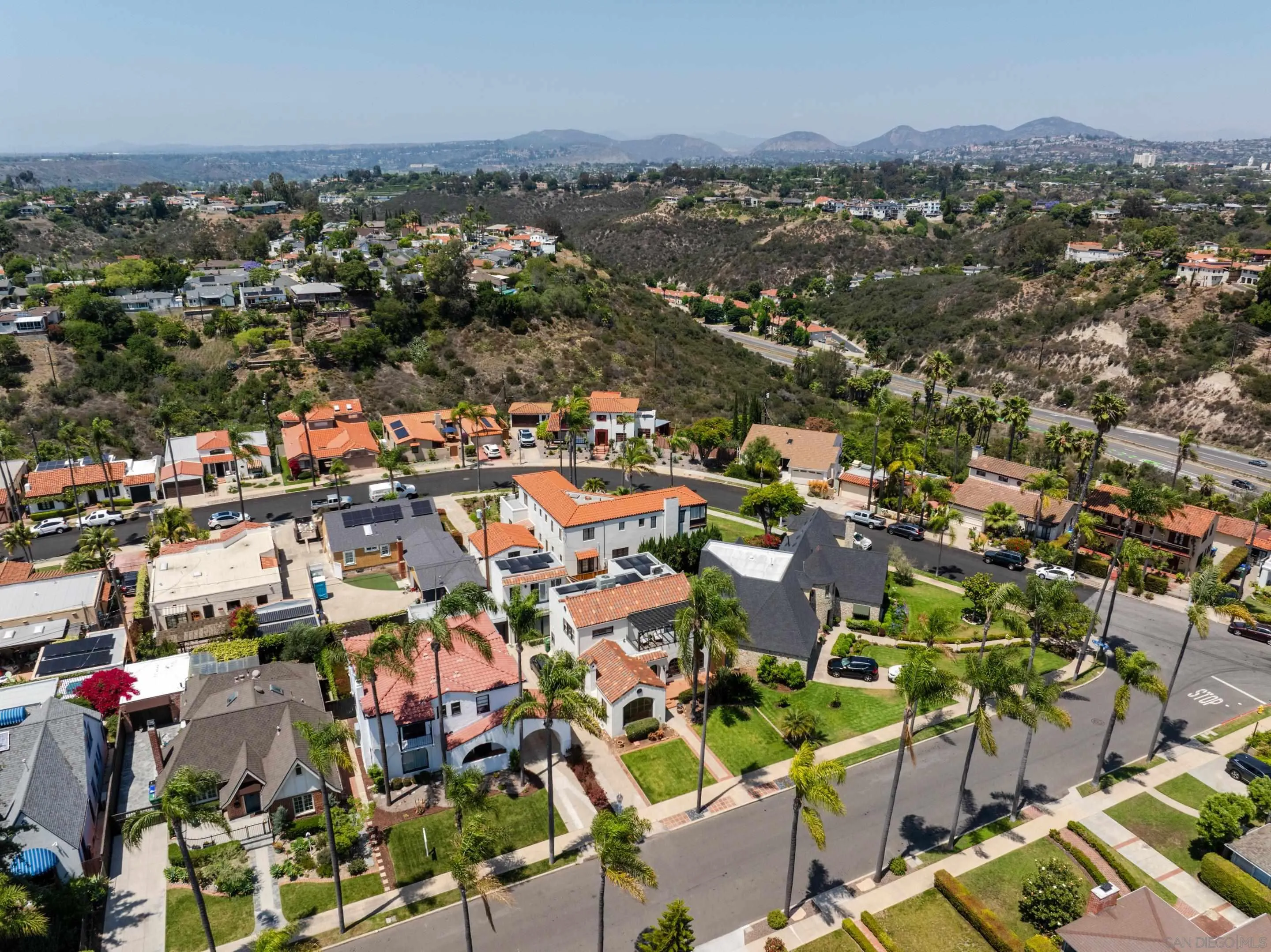 https://cdn.realtyfeed.com/cdn/127/260006352/0d285d7be9c01615fe8b59657a686001.webp