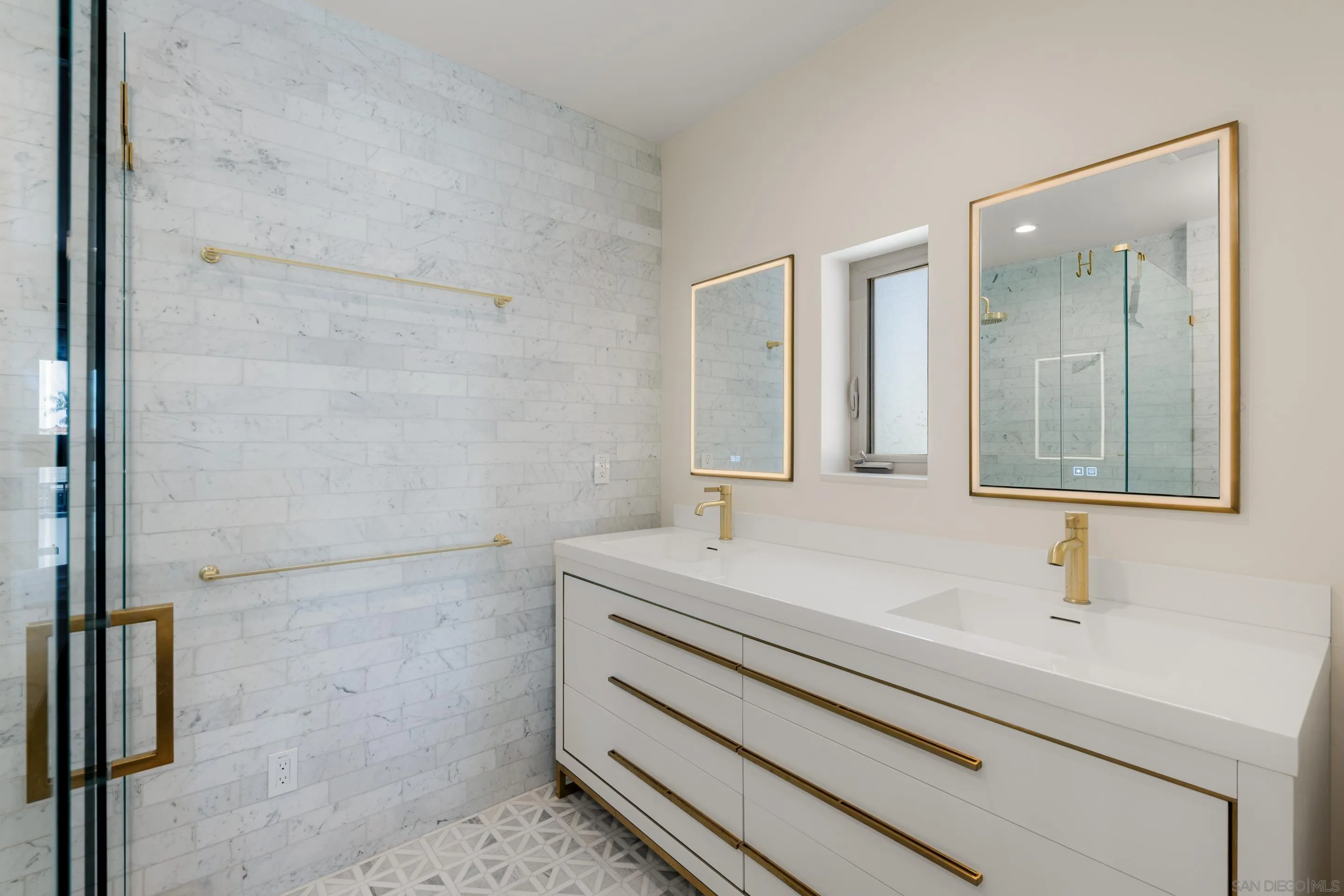 https://cdn.realtyfeed.com/cdn/127/260006352/1ba621dd695a62ba4b53da0d22768e05.webp