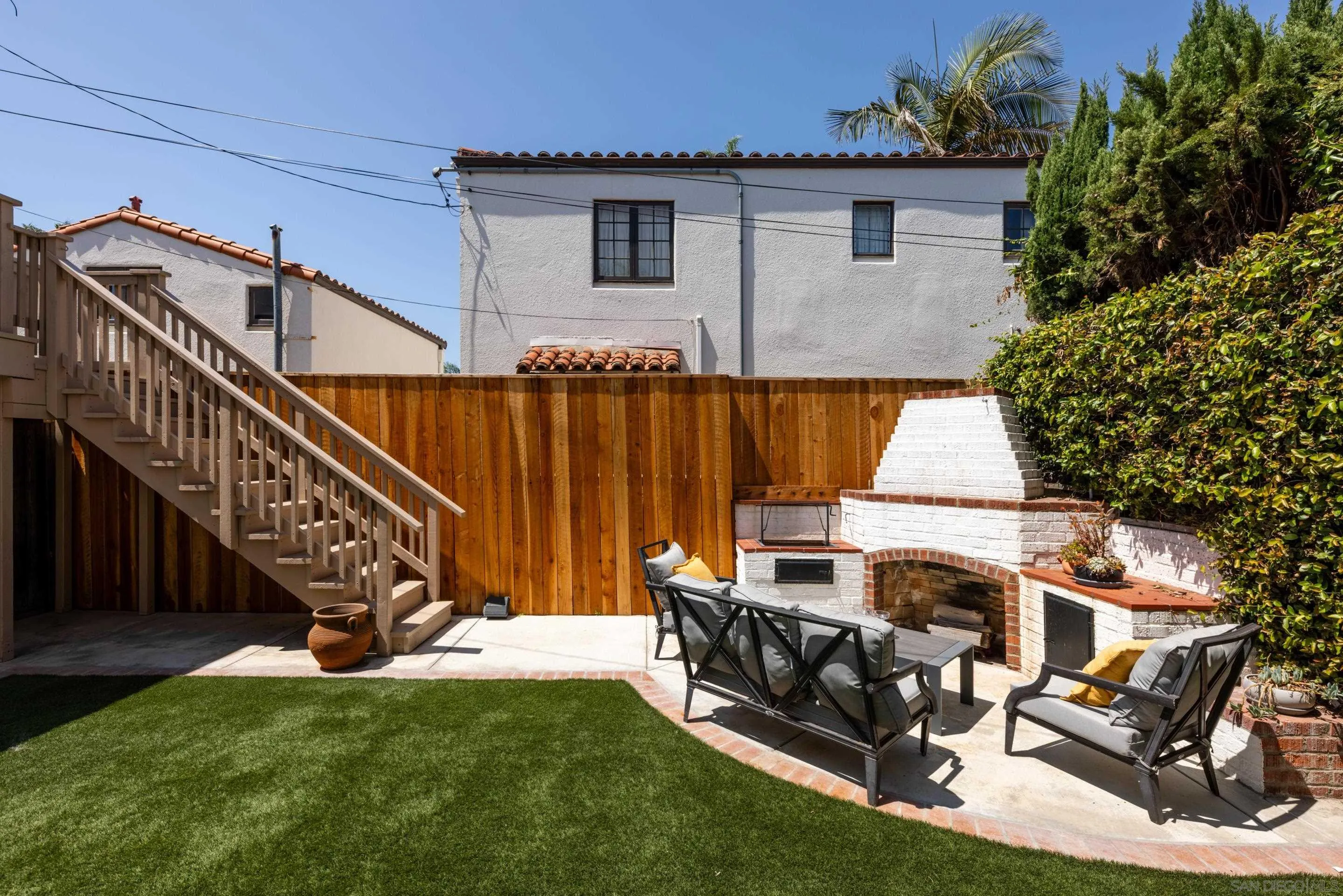 https://cdn.realtyfeed.com/cdn/127/260006352/47313265756301fec279890ef6246255.webp