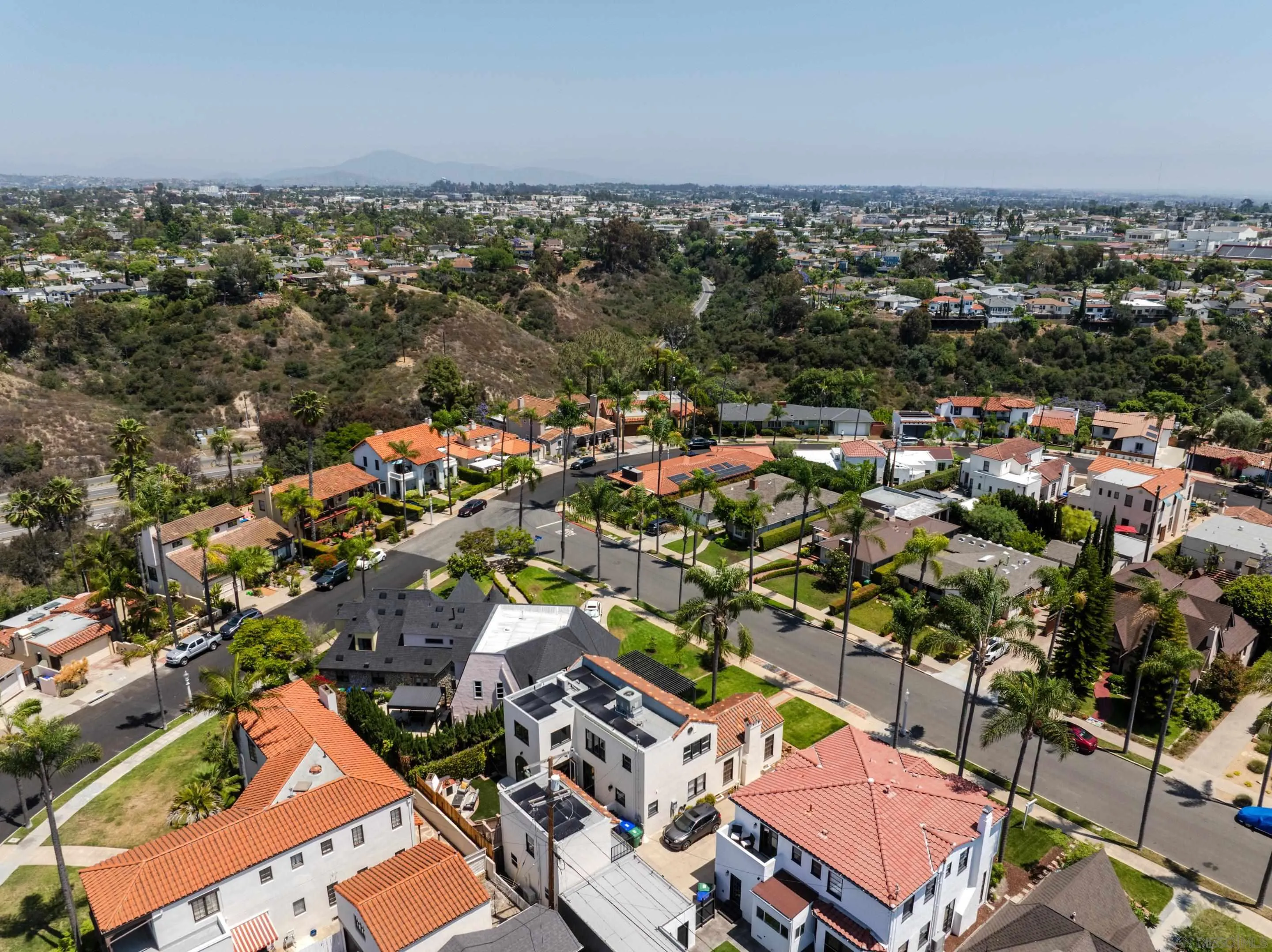 https://cdn.realtyfeed.com/cdn/127/260006352/4a37383f694fd147cbe1f177a69560d0.webp