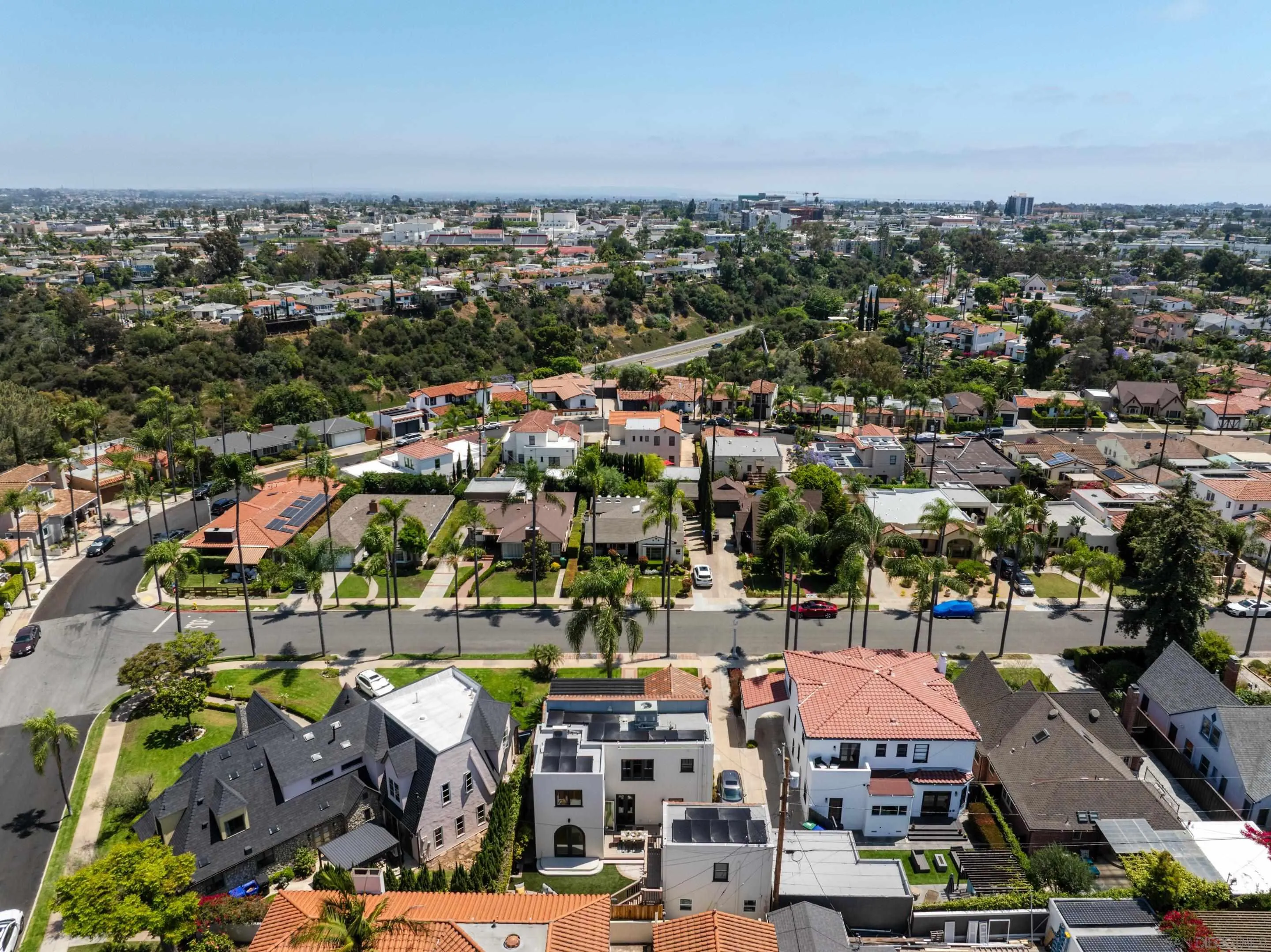 https://cdn.realtyfeed.com/cdn/127/260006352/5f258e5a4a5889de3163a460b718d9d1.webp