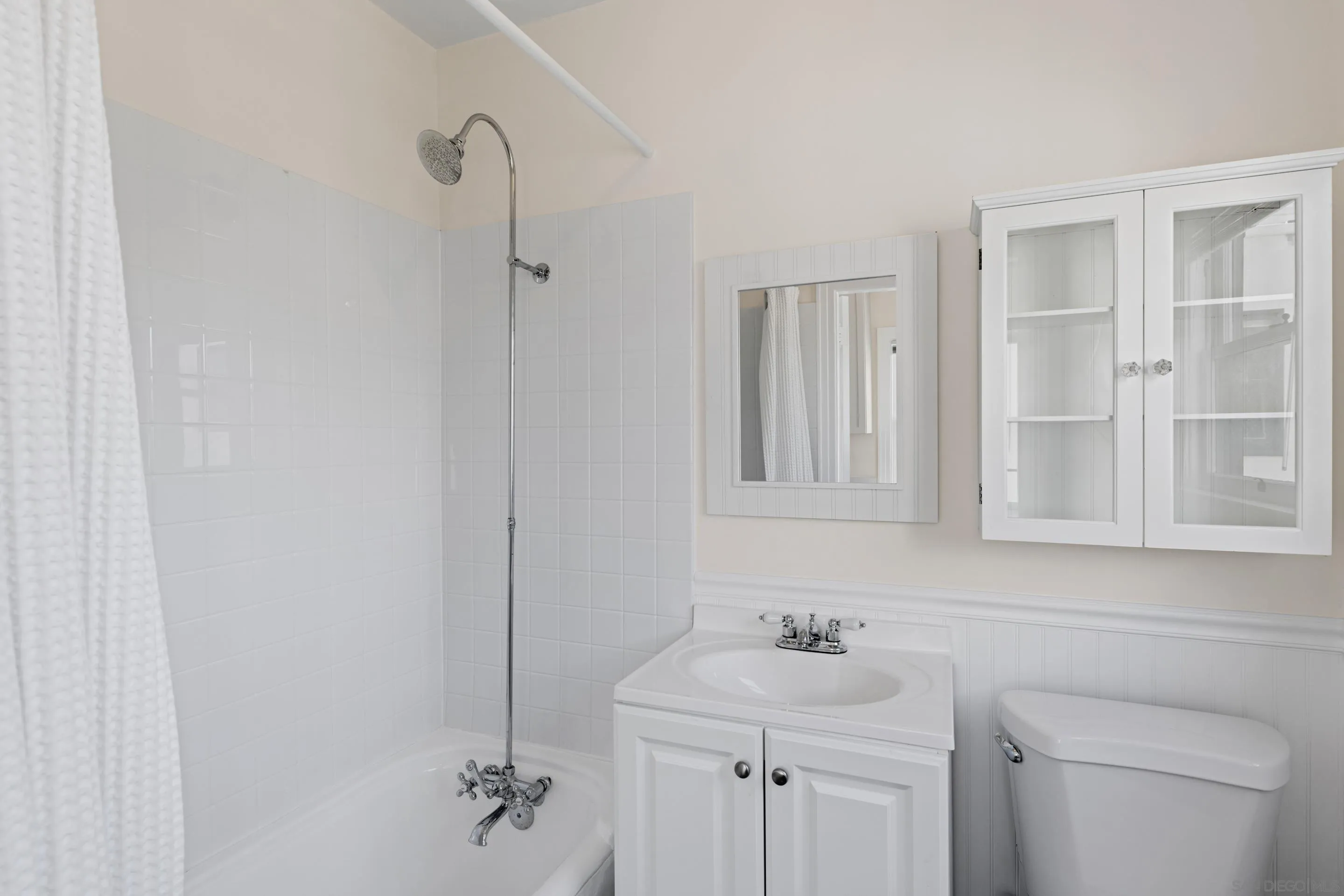 https://cdn.realtyfeed.com/cdn/127/260006352/a1f8accb27bb1b459d3213ae035d646c.webp
