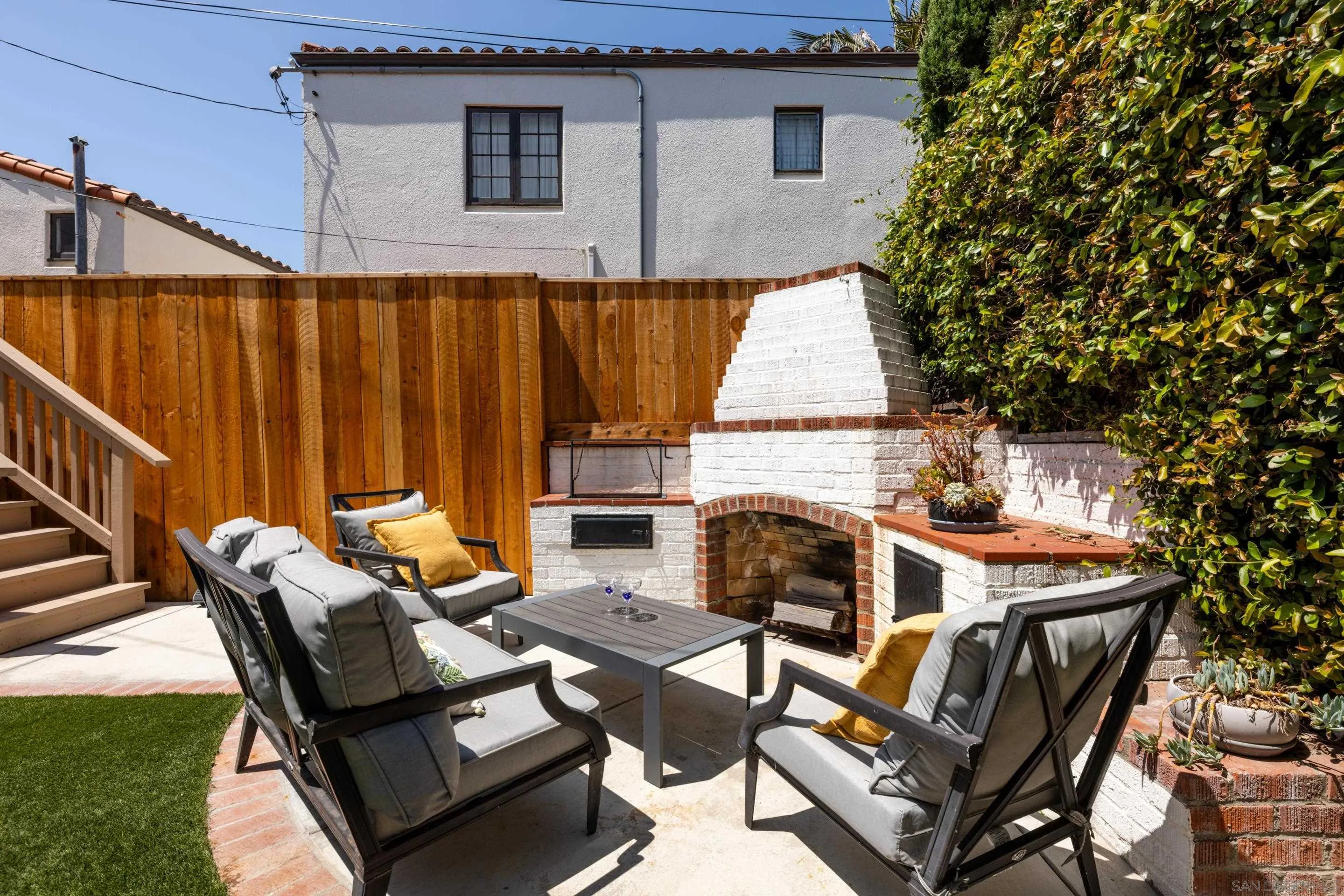 https://cdn.realtyfeed.com/cdn/127/260006352/b4dc9af5f2722c8821ea3c5ce61f69a9.webp