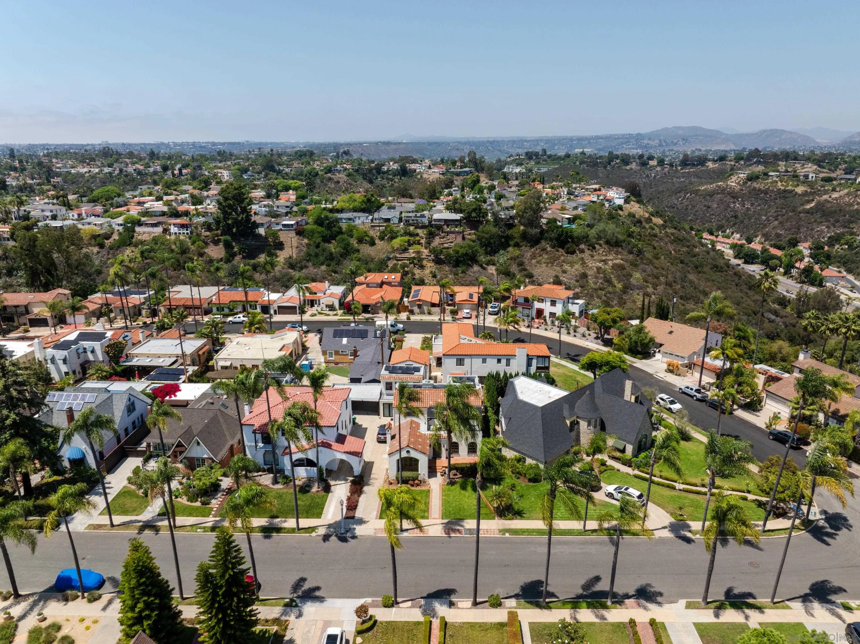 https://cdn.realtyfeed.com/cdn/127/260006352/b9c1cc5ef9c60dfb6d1bd7318f41c26e.webp