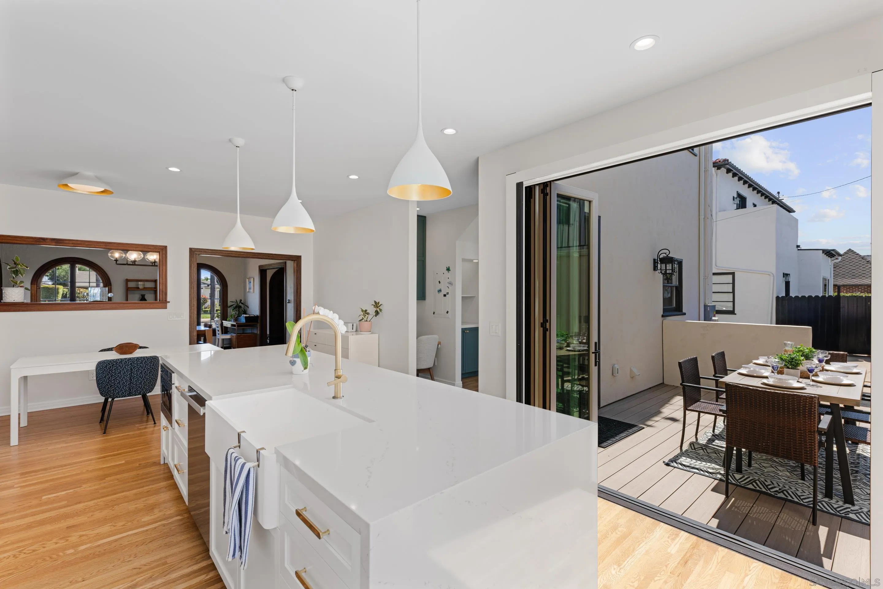 https://cdn.realtyfeed.com/cdn/127/260006352/d0e87a73c57f6d31b6f9385445a37537.webp