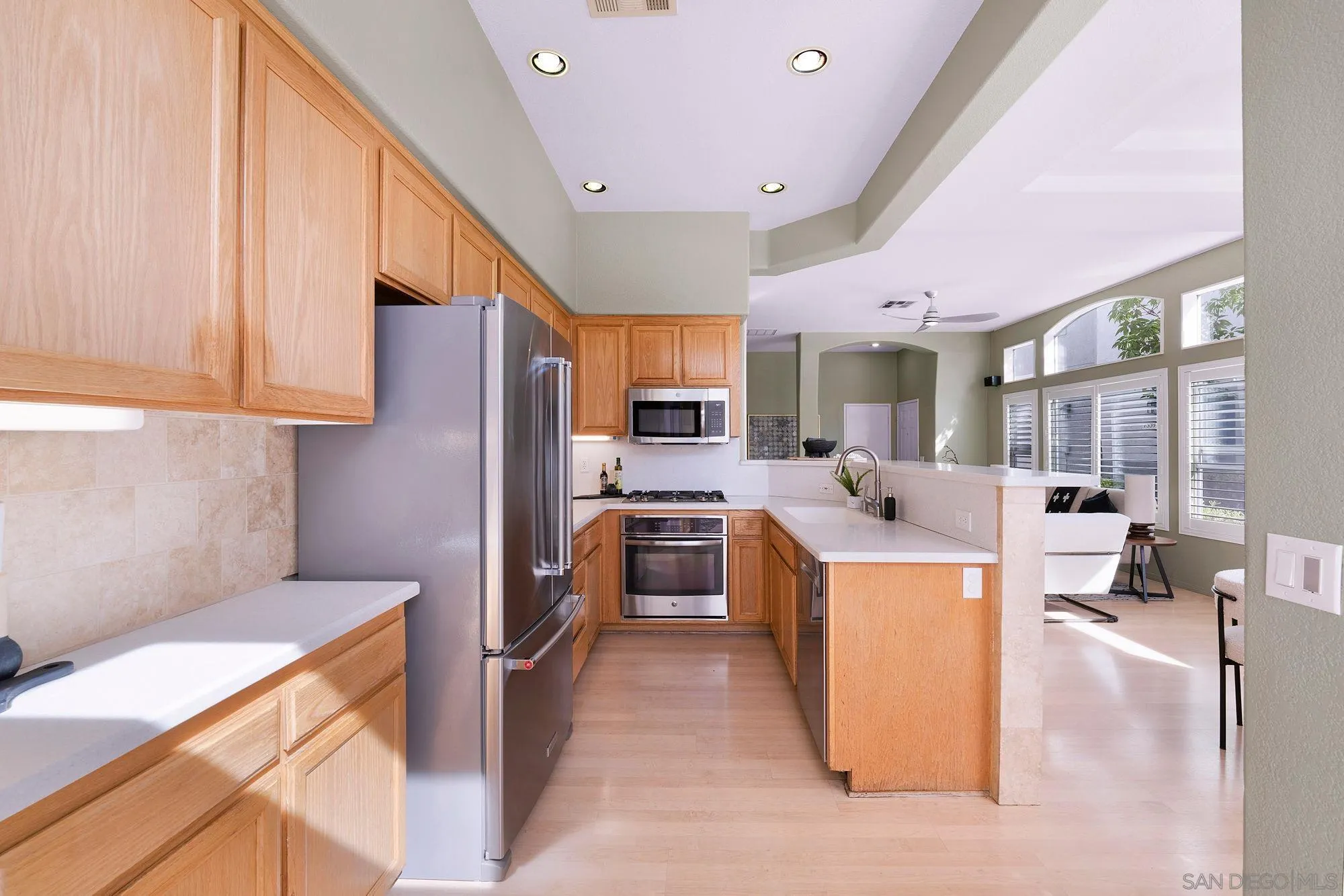 https://cdn.realtyfeed.com/cdn/127/260006353/377f0af14d6e7f96cbef916df5a8d569.webp