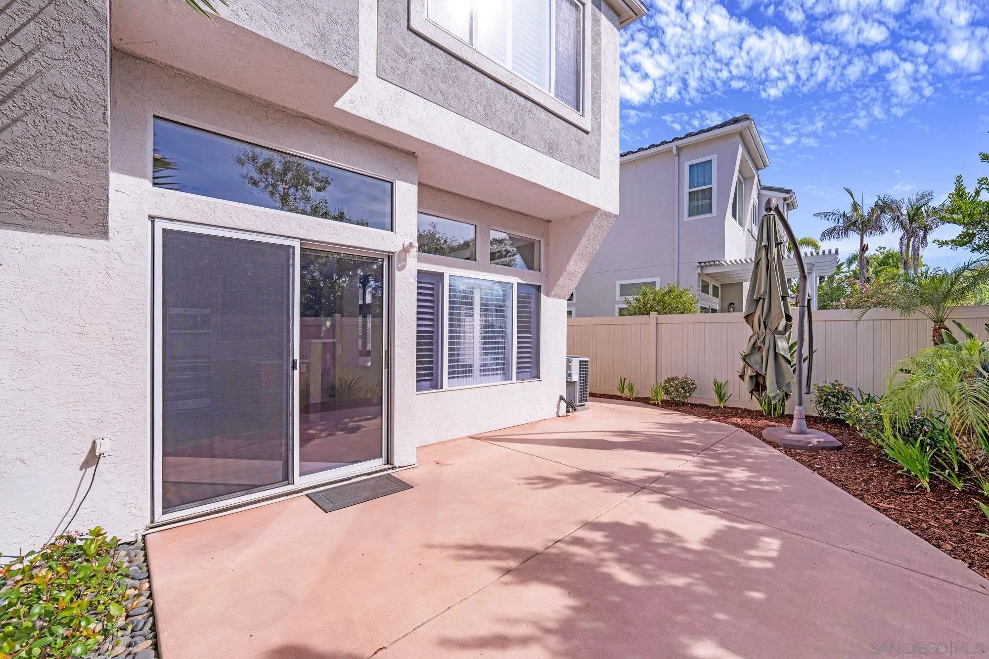 https://cdn.realtyfeed.com/cdn/127/260006353/3d9566ad6597f8dea32aeb5ce26f9c3a.webp