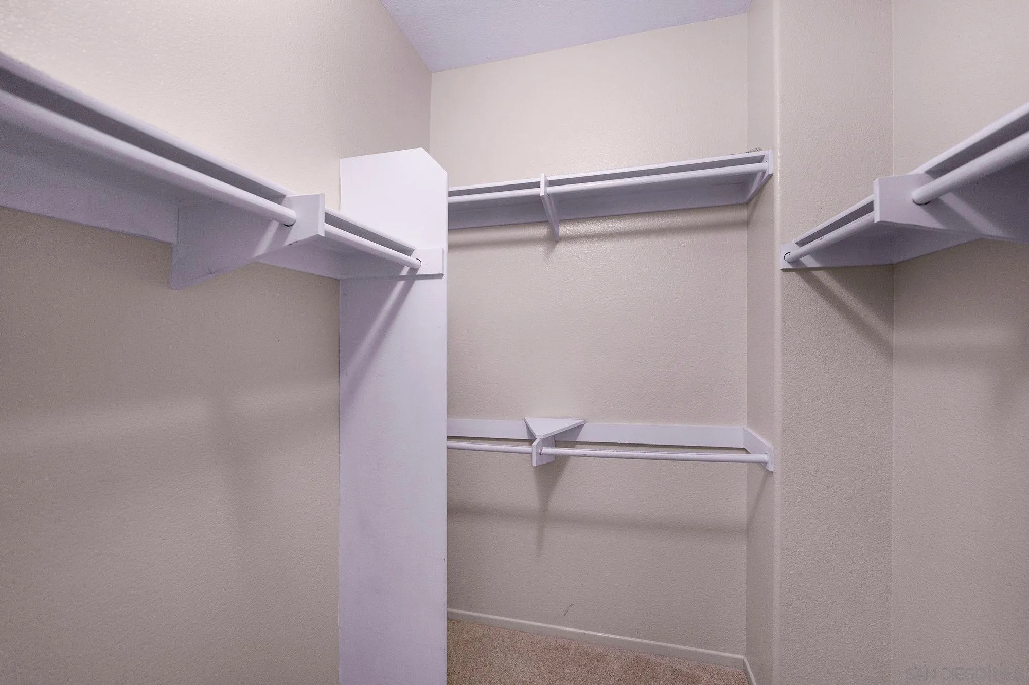 https://cdn.realtyfeed.com/cdn/127/260006353/4953a74933b61d146eca257266f3d704.webp