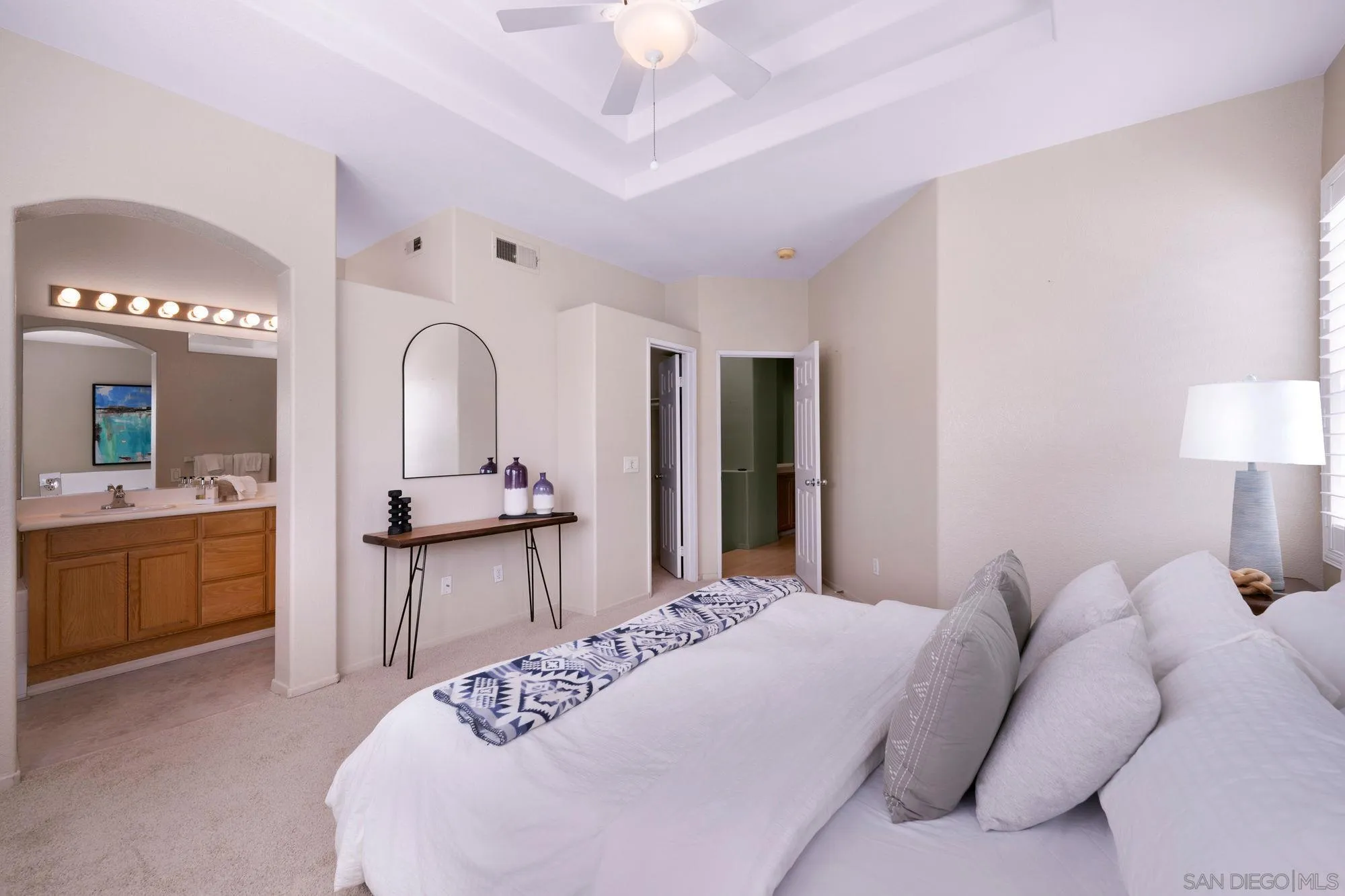 https://cdn.realtyfeed.com/cdn/127/260006353/5ccbeaed461e61c4050a29a0d398a689.webp