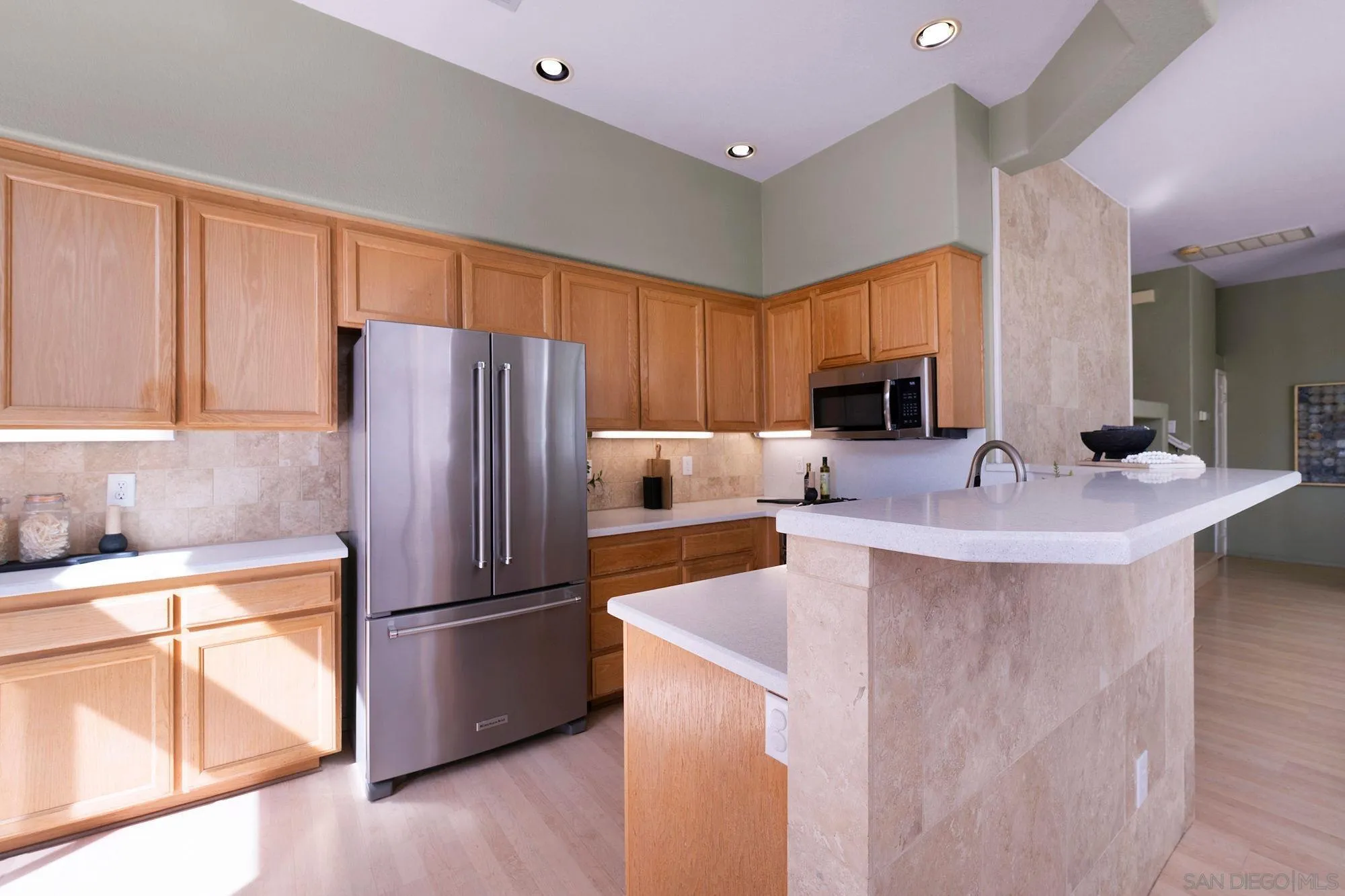 https://cdn.realtyfeed.com/cdn/127/260006353/dbb24a346ddb94844548a18f161e821c.webp