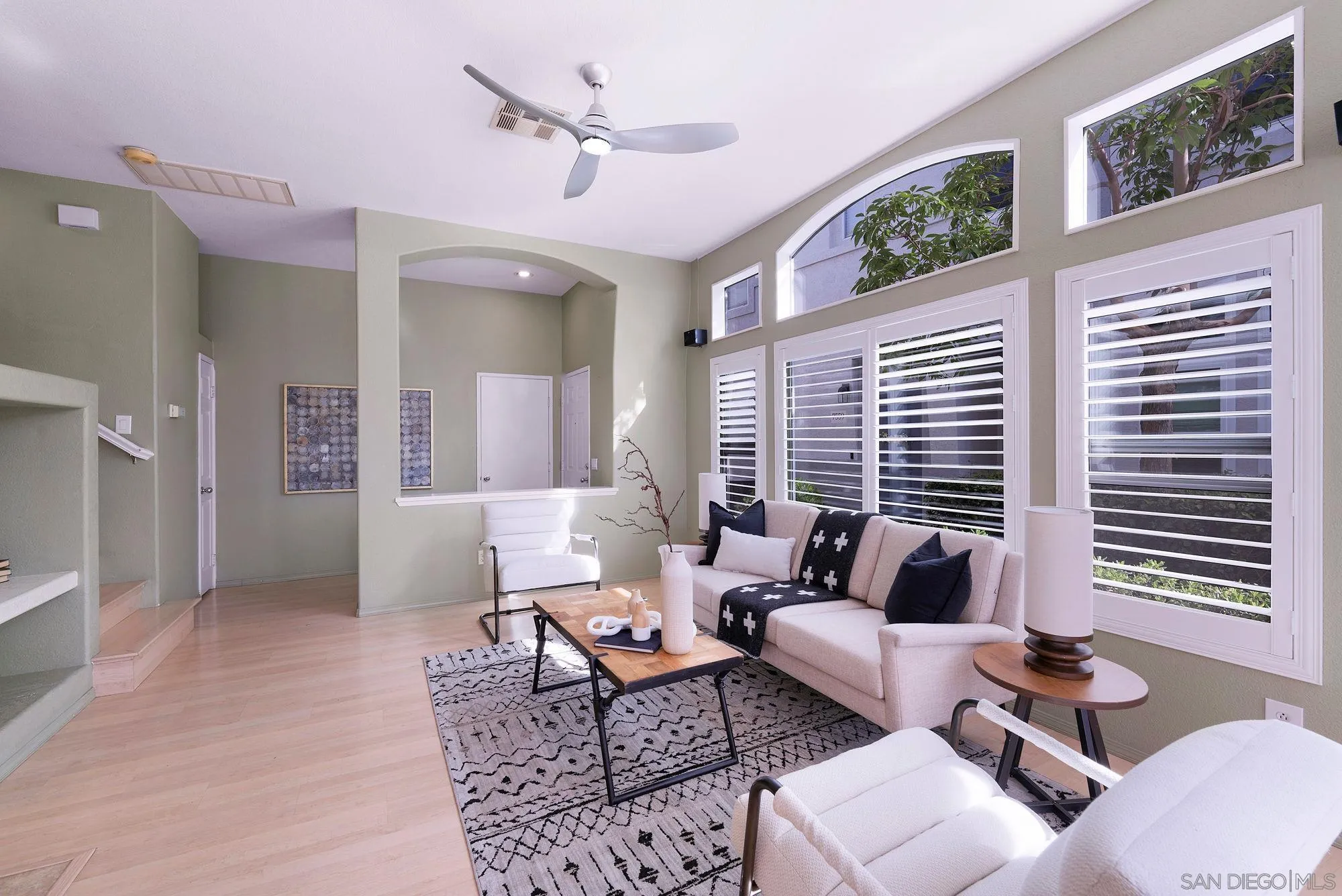 https://cdn.realtyfeed.com/cdn/127/260006353/f5f5fa7a9456144b1dc7fc4281ec5473.webp