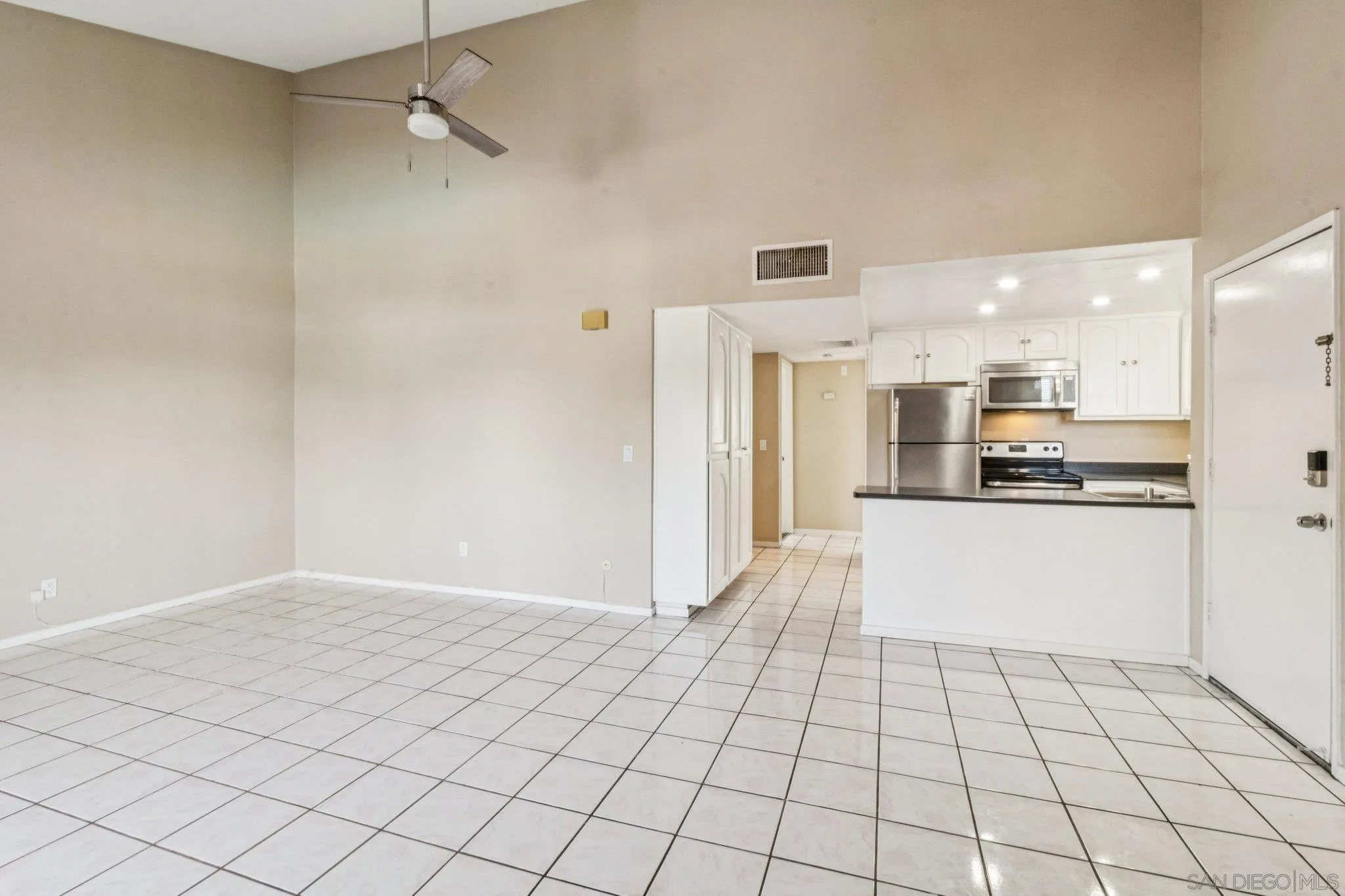 https://cdn.realtyfeed.com/cdn/127/260006358/191c77ca84f4608e03aa6a61910f6d12.webp