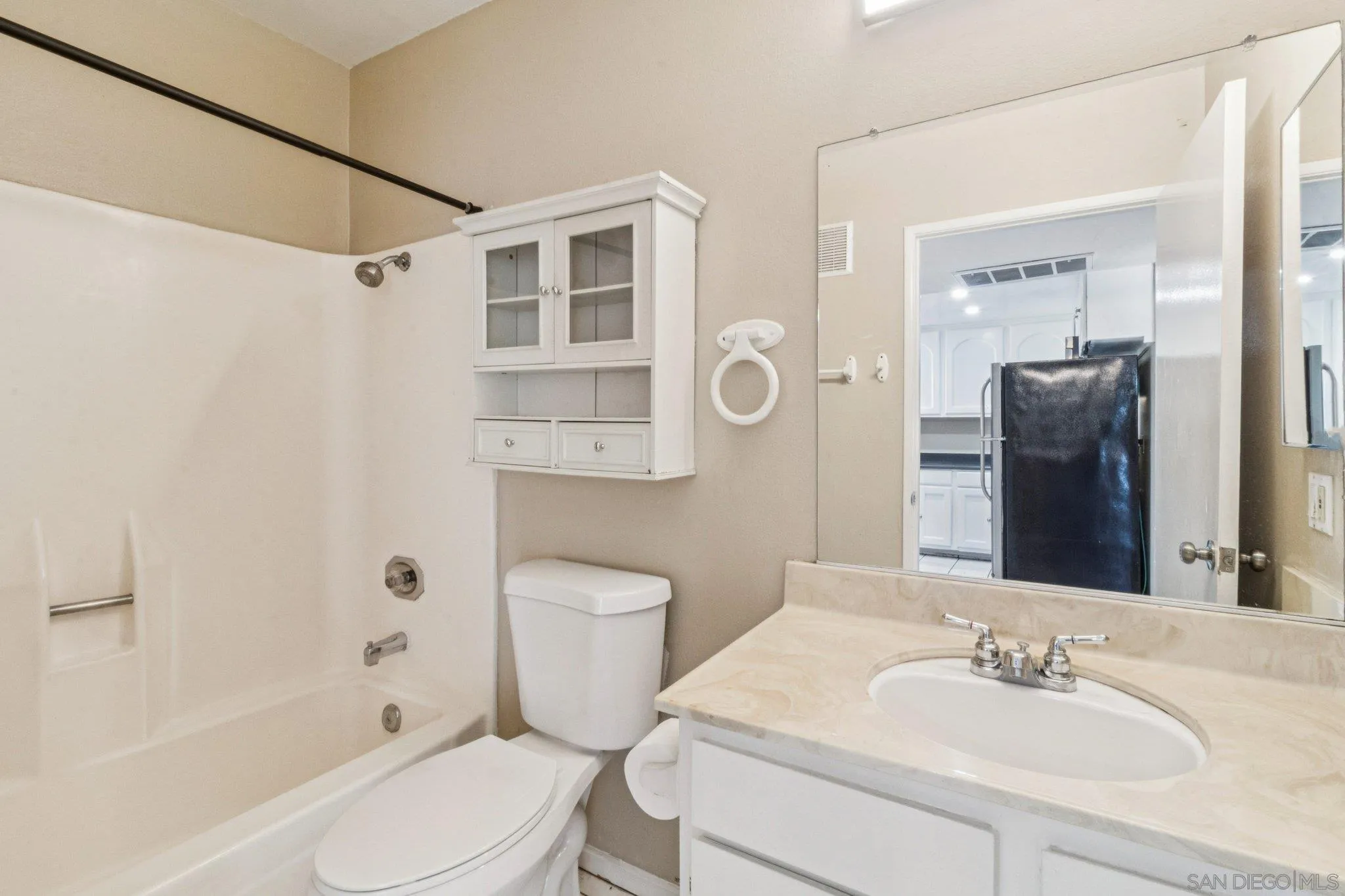 https://cdn.realtyfeed.com/cdn/127/260006358/2f409ab8029ae643c095c7f181889f95.webp