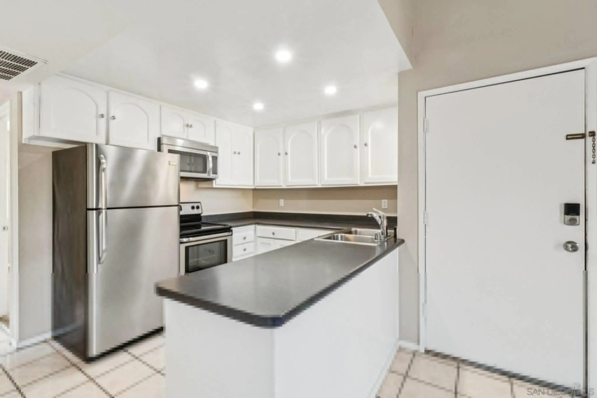 https://cdn.realtyfeed.com/cdn/127/260006358/3257bf22a446a2a1b778e54b83837698.webp