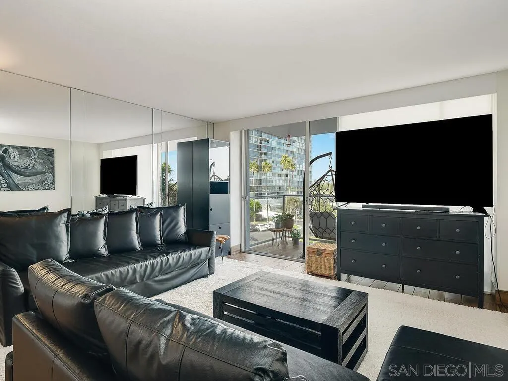 Photo #8: 260006361 Listing: Photo #8