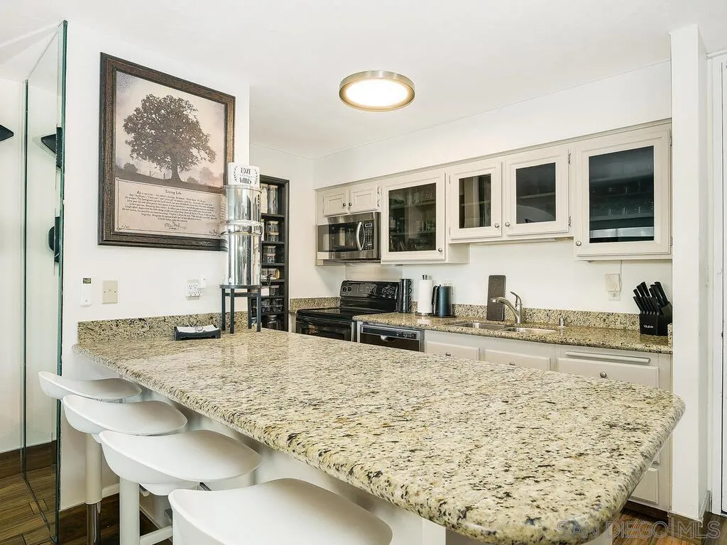 Photo #11: 260006361 Listing: Photo #11