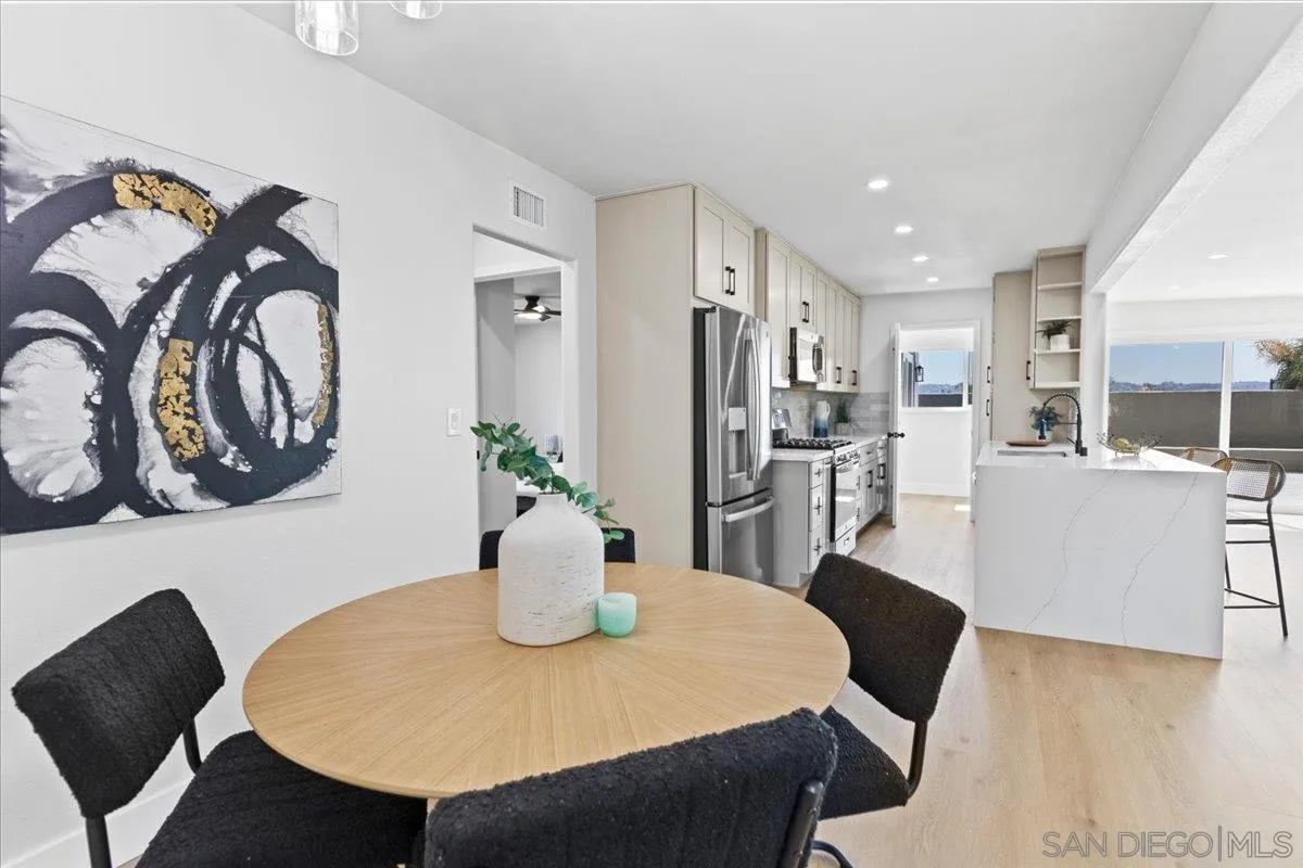 https://cdn.realtyfeed.com/cdn/127/260006363/444caf26bc93d0e85e7ee9ee7e7f1941.webp