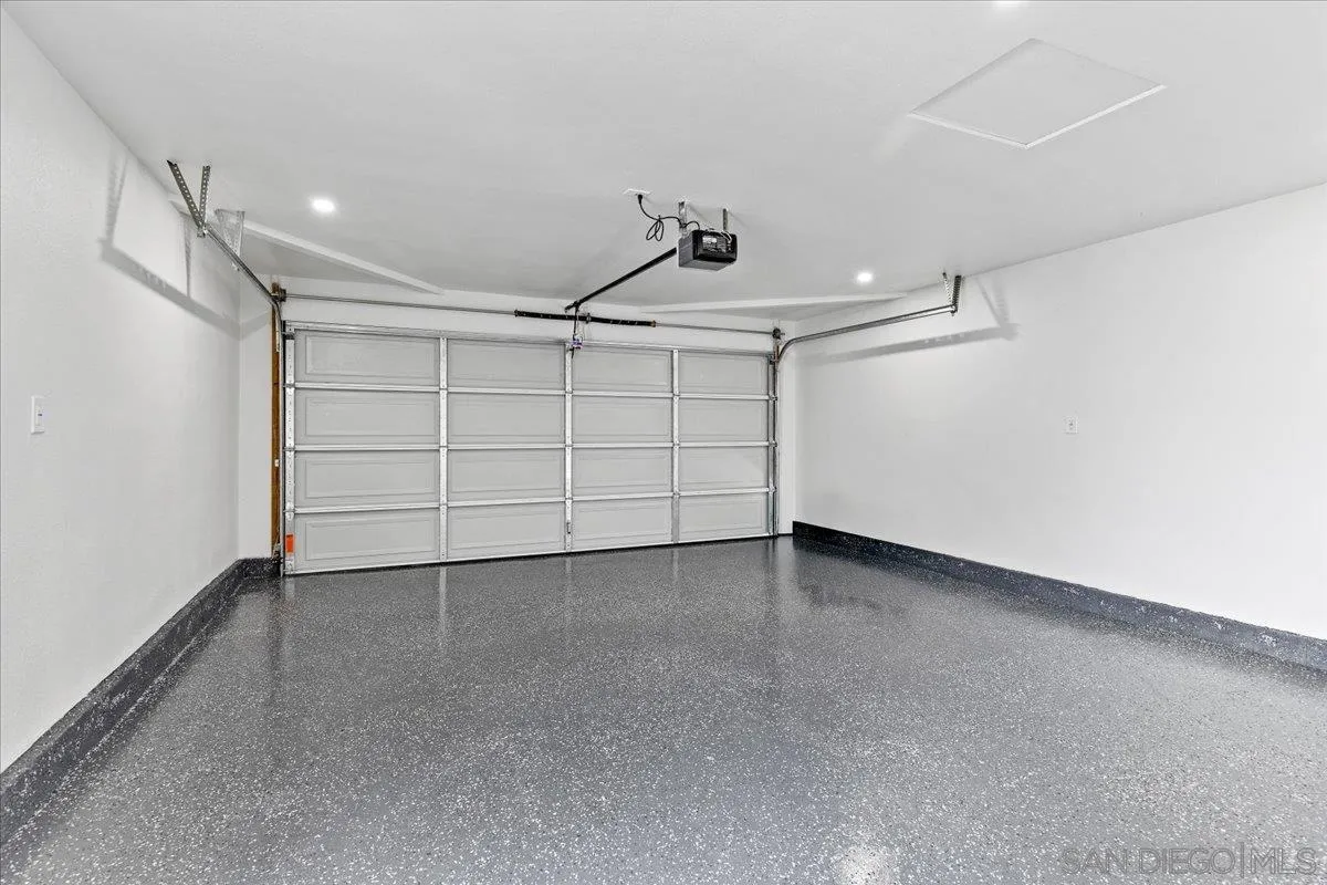 https://cdn.realtyfeed.com/cdn/127/260006363/621d0138e4acb17aec2f04ba465bcb79.webp