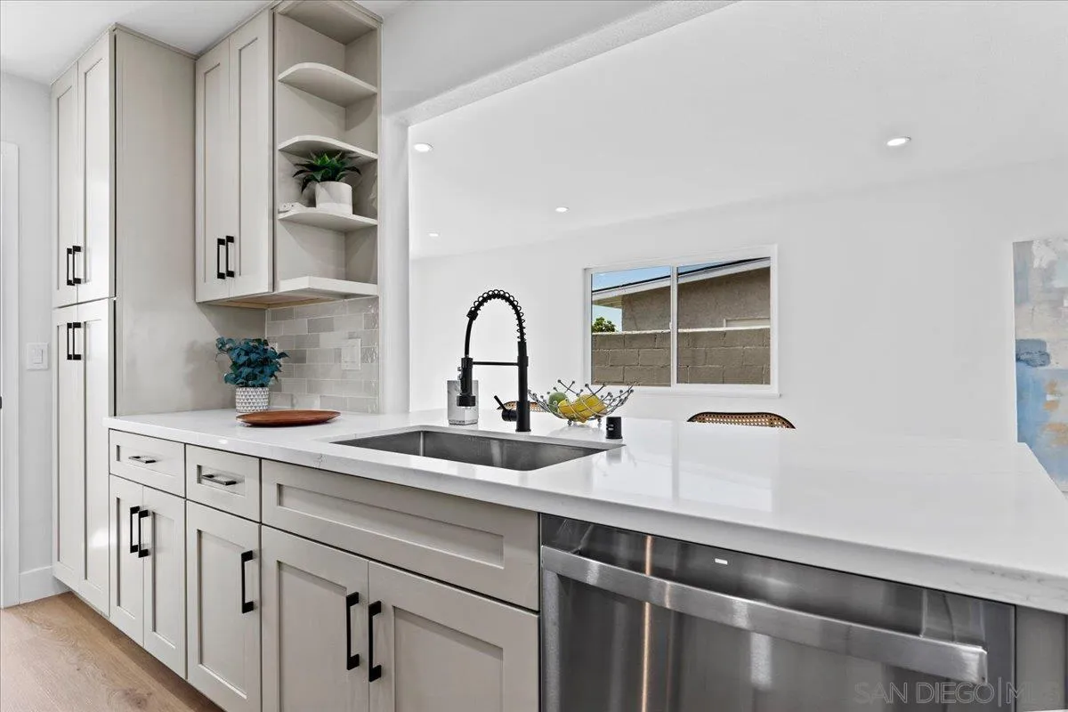 https://cdn.realtyfeed.com/cdn/127/260006363/779fc38bf14413e38653ffeff94231f2.webp
