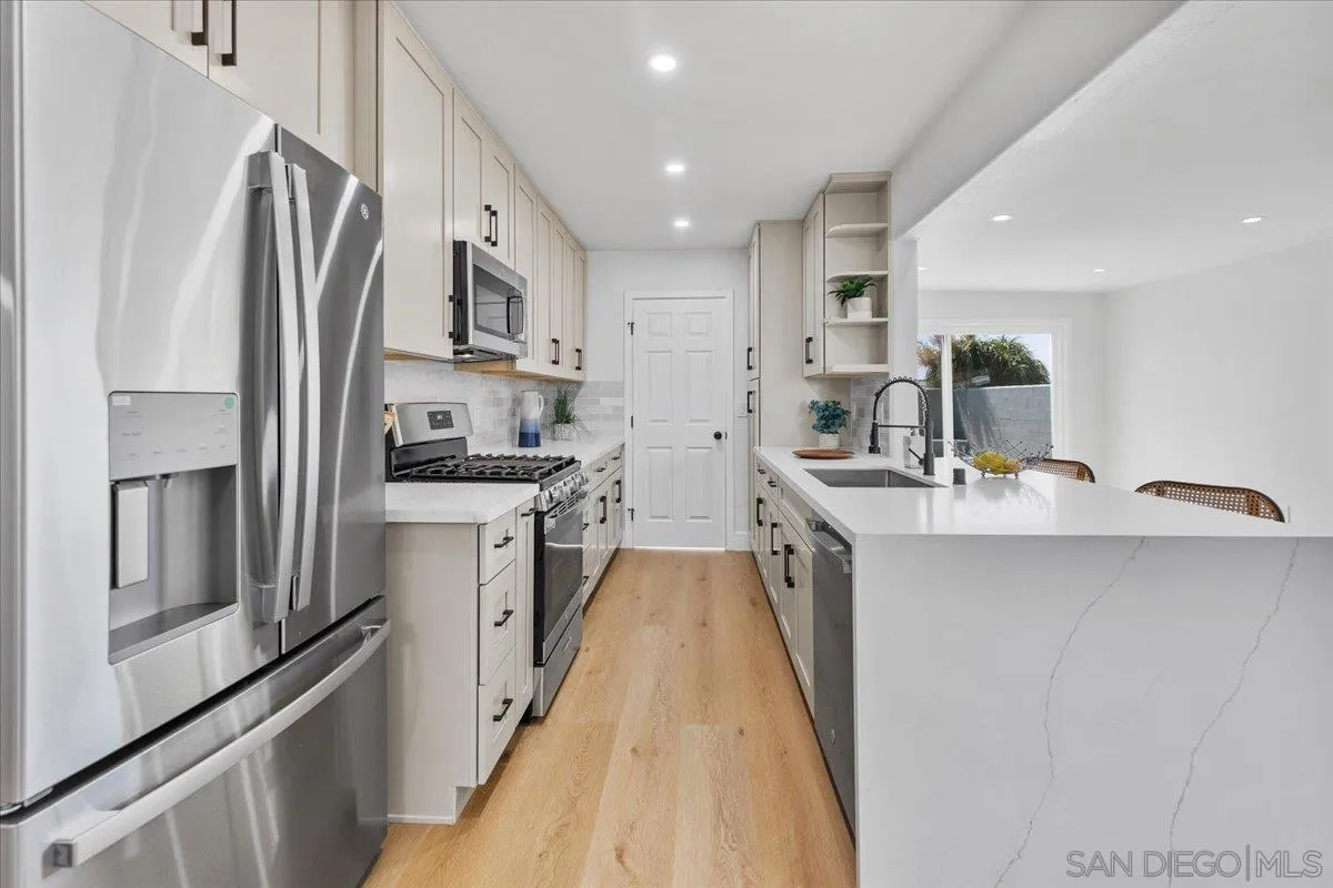 https://cdn.realtyfeed.com/cdn/127/260006363/81de0f2dddcc4258af47c96b51078291.webp