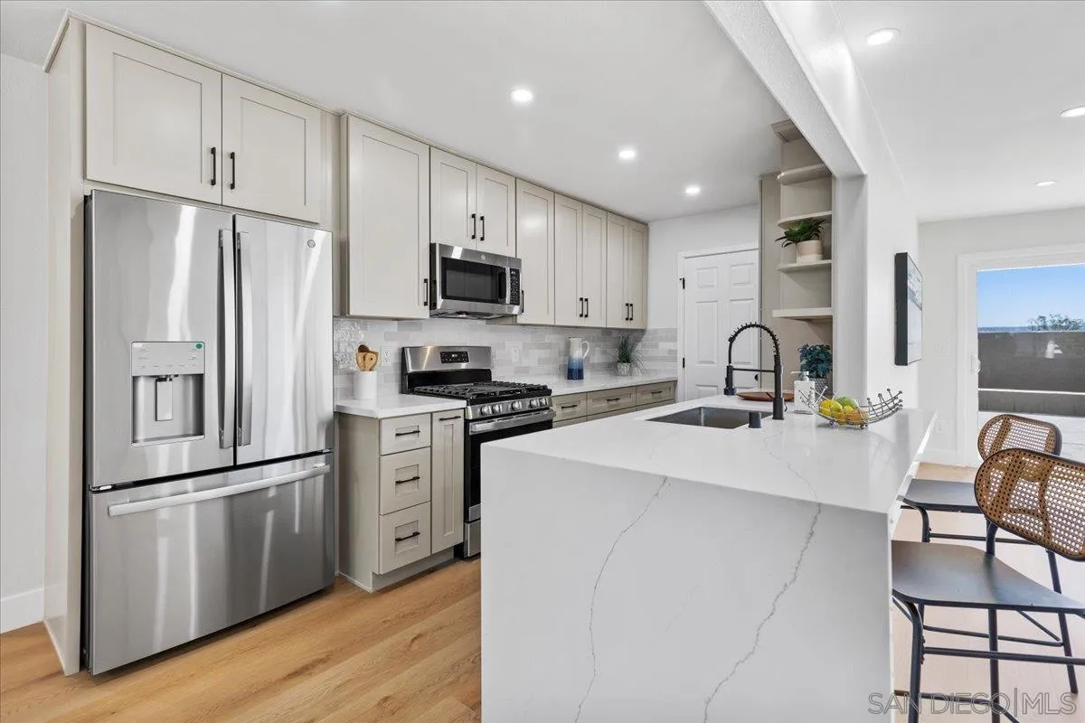 https://cdn.realtyfeed.com/cdn/127/260006363/d4a7c65b7729641583ae3eccac98ef76.webp