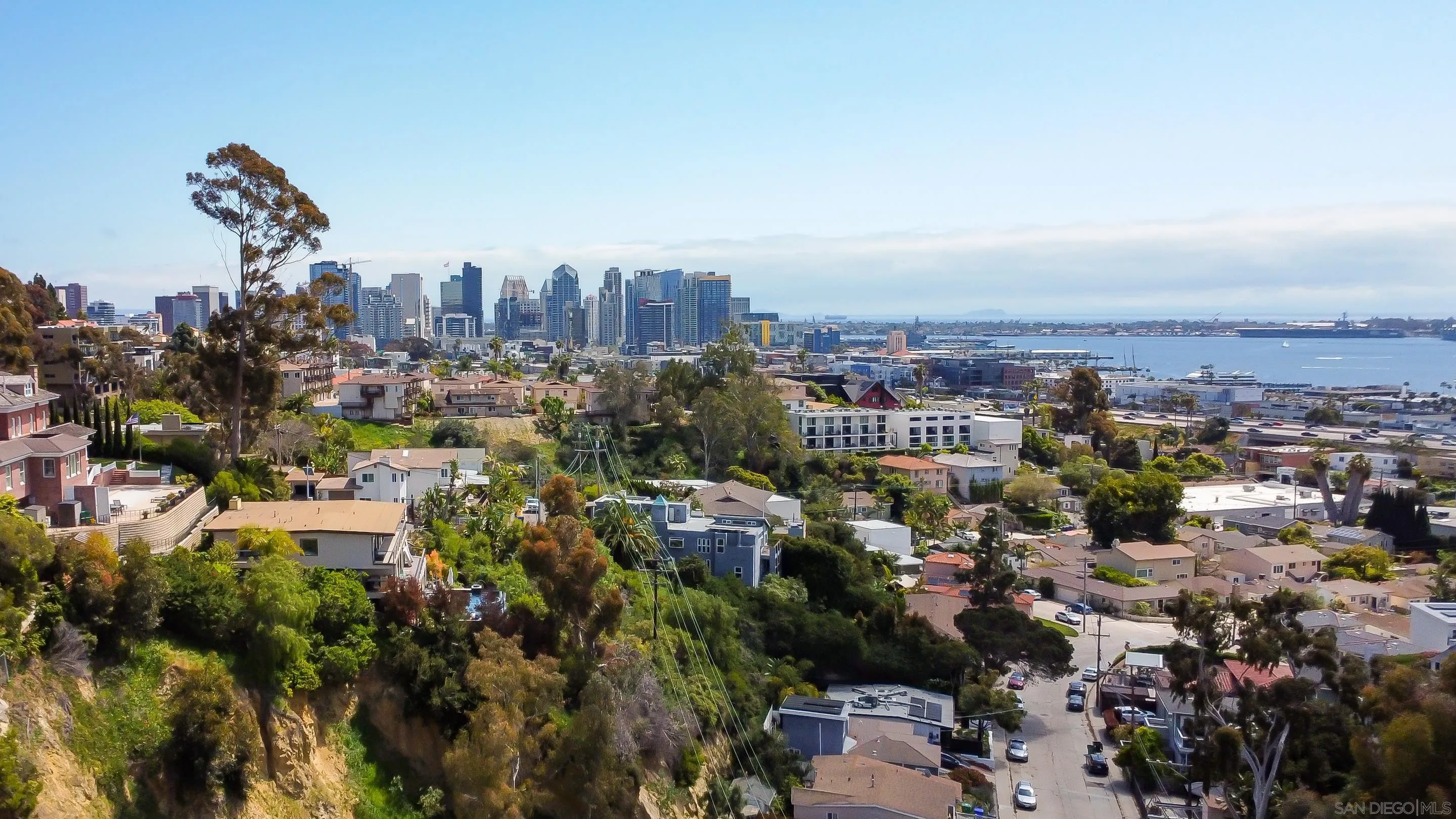 https://cdn.realtyfeed.com/cdn/127/260006364/2552fe09b21e27e684b904d7b4b274cc.webp