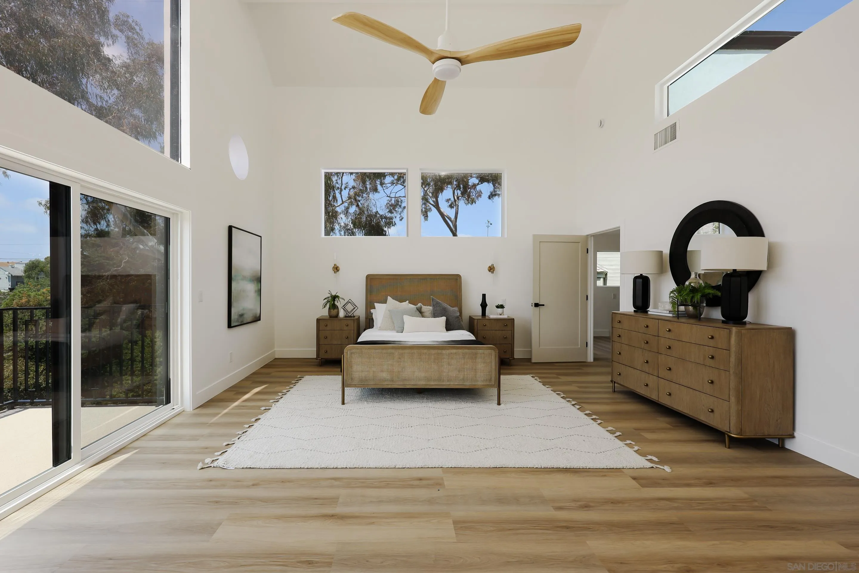 https://cdn.realtyfeed.com/cdn/127/260006364/bc9b5b7c938385baa3bd1482e5424d68.webp