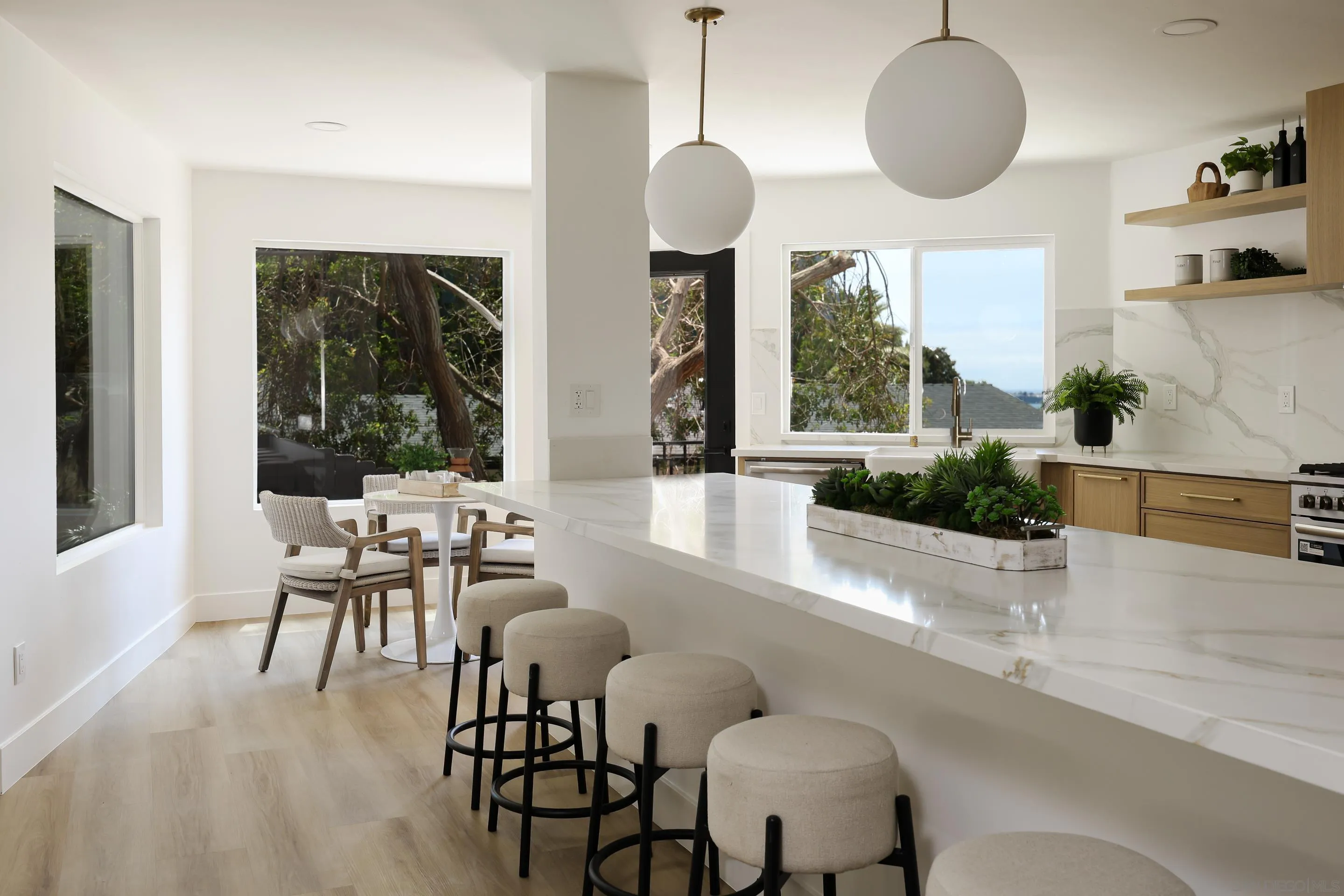 https://cdn.realtyfeed.com/cdn/127/260006364/ce9deac99c33d6e162fe01ce9d14e20b.webp