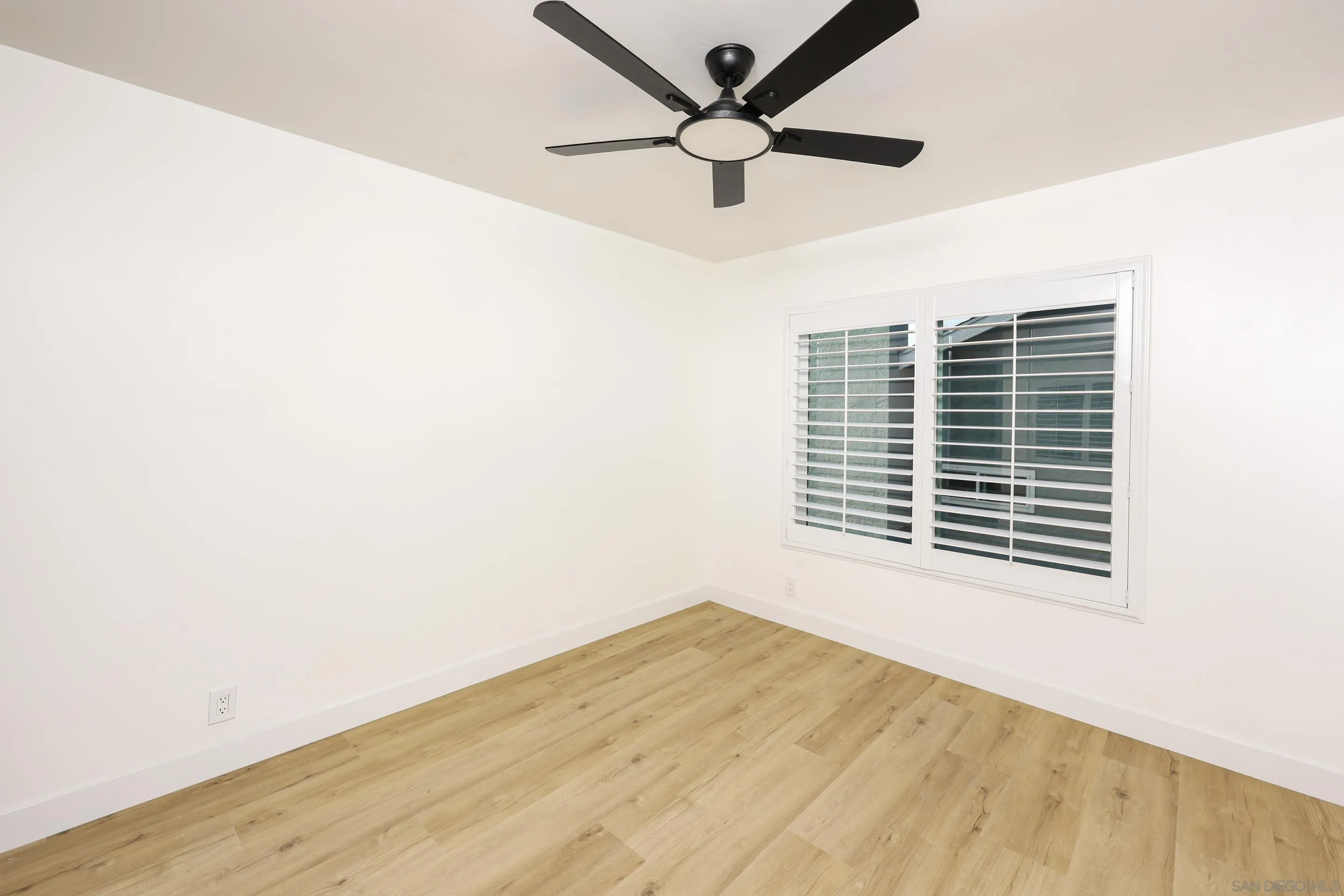 https://cdn.realtyfeed.com/cdn/127/260006367/f3f6e2d1e4519e7e8cd22f927649a3f1.webp