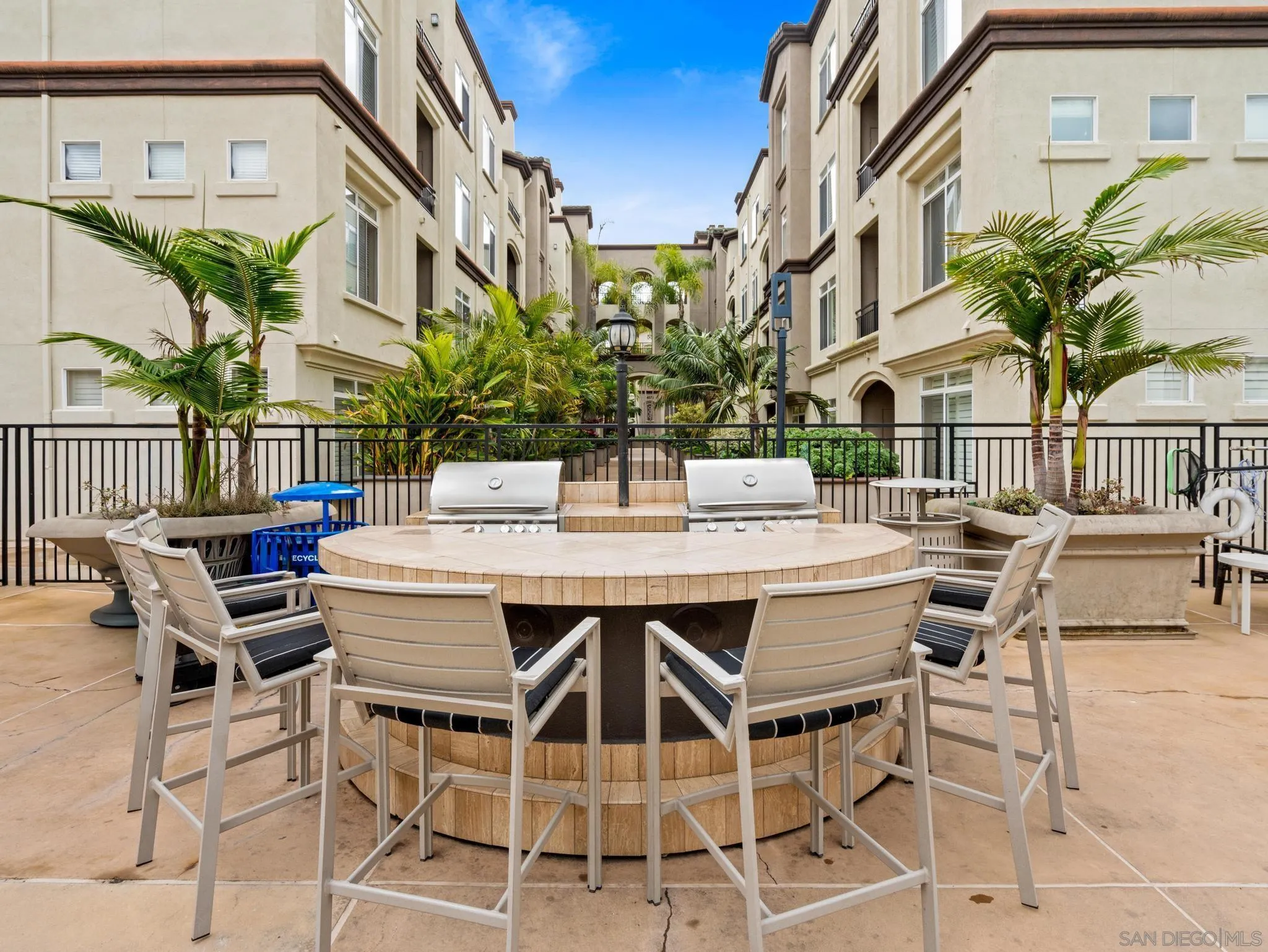 https://cdn.realtyfeed.com/cdn/127/260006374/070df08739a9e036451331f771ab1eee.webp