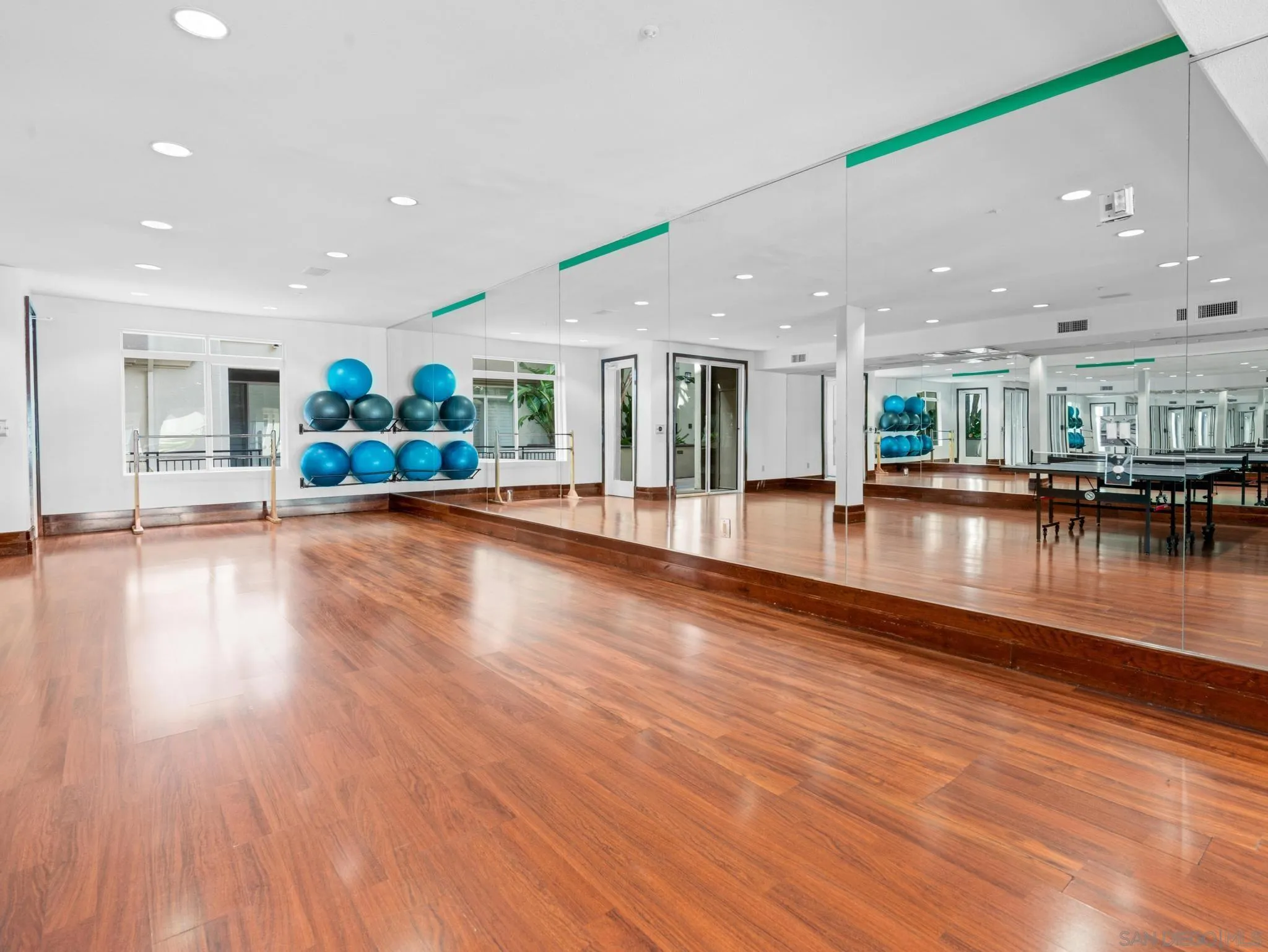 https://cdn.realtyfeed.com/cdn/127/260006374/7de34f213c3693a8e88fea6bf359fc03.webp