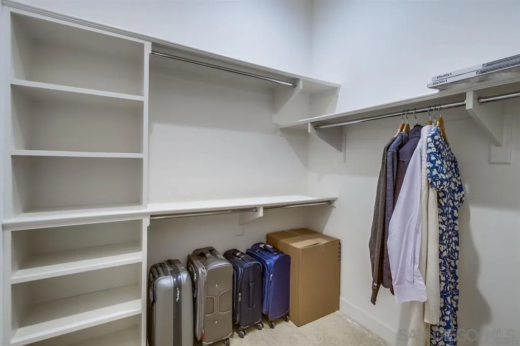 https://cdn.realtyfeed.com/cdn/127/260006378/5bb7972f081a84bb8fd6528135338680.webp