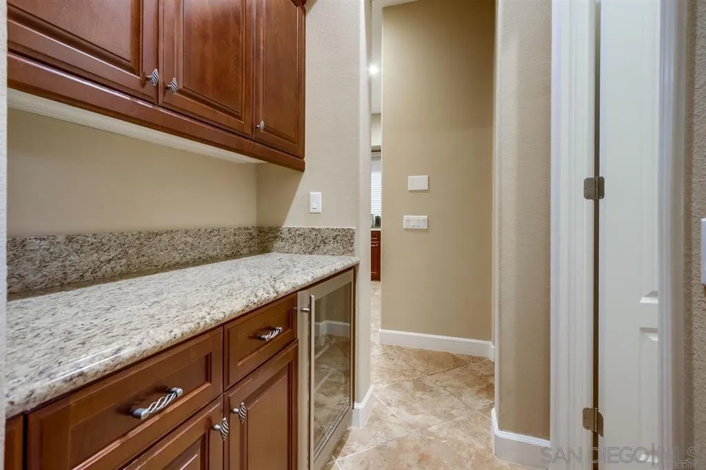 https://cdn.realtyfeed.com/cdn/127/260006378/9d8e66f1f32ad5fe2829f93924955b59.webp