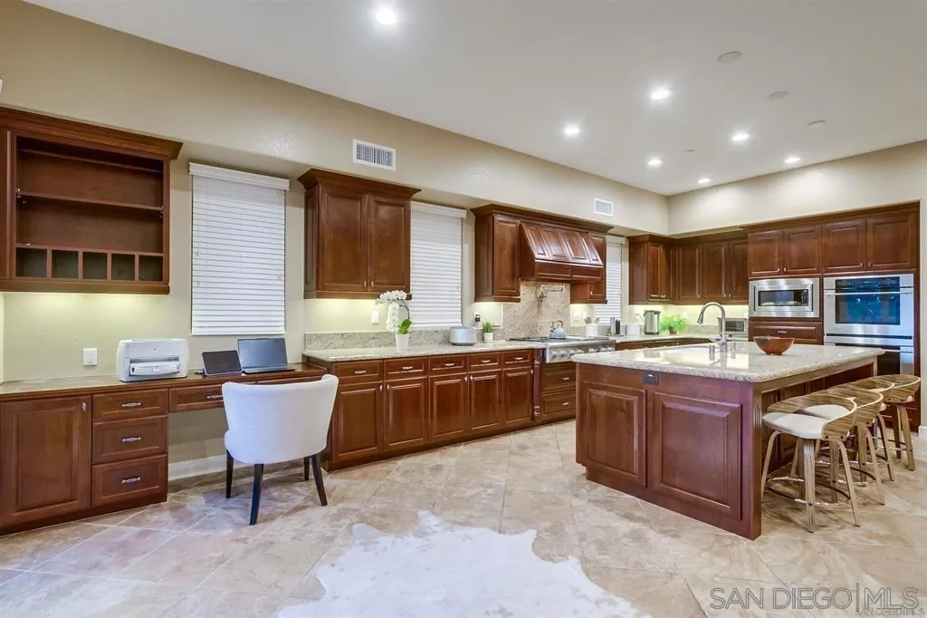https://cdn.realtyfeed.com/cdn/127/260006378/b15ee98ff3743689178d79a849b18dd9.webp