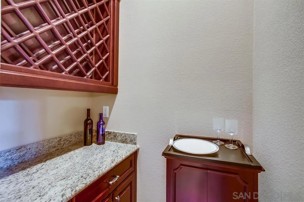 https://cdn.realtyfeed.com/cdn/127/260006378/c5148806c4ad8f672ce80439a25fe482.webp