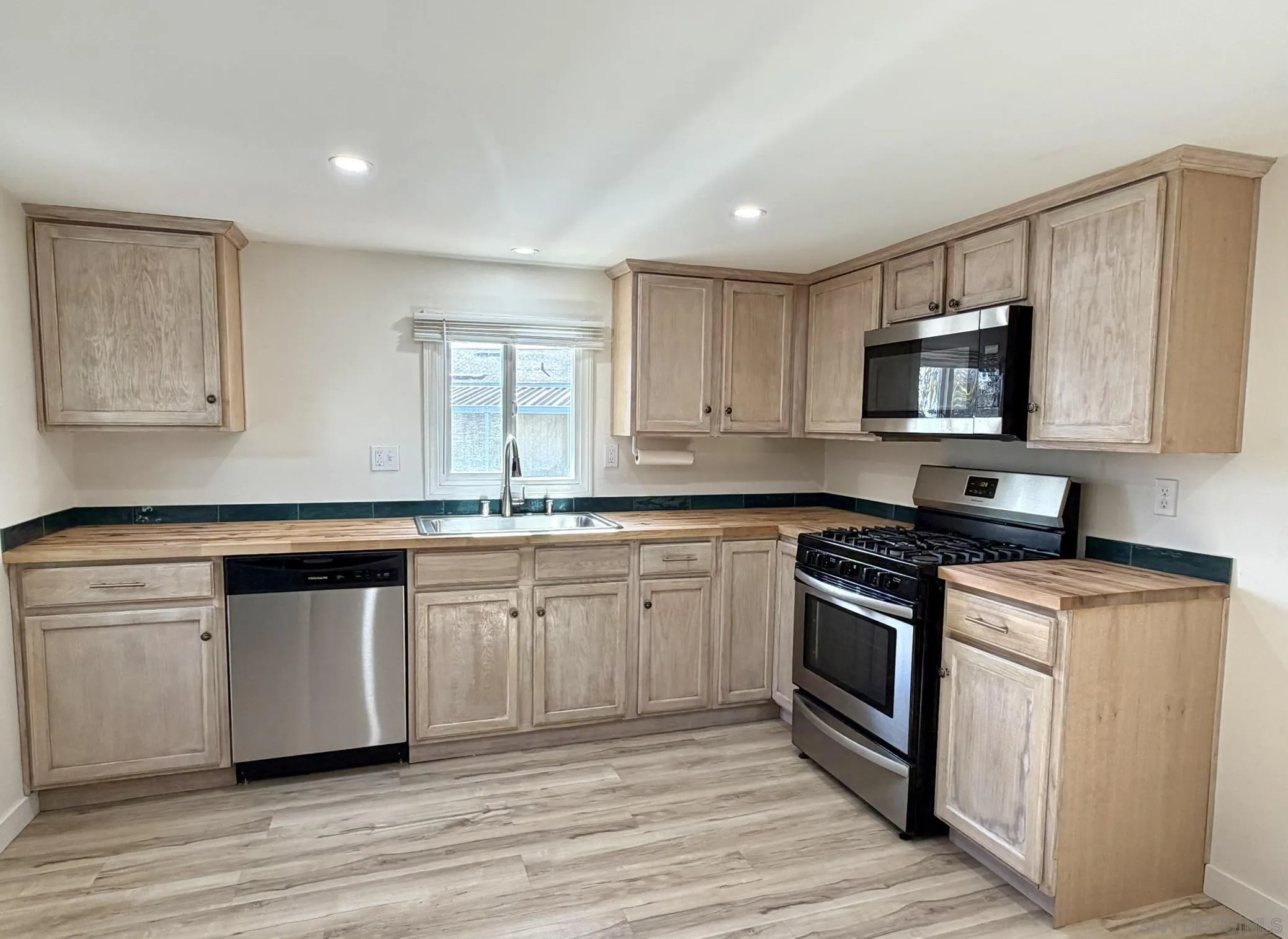 6460 Convoy Ct UNIT 126, San Diego, CA, 92117