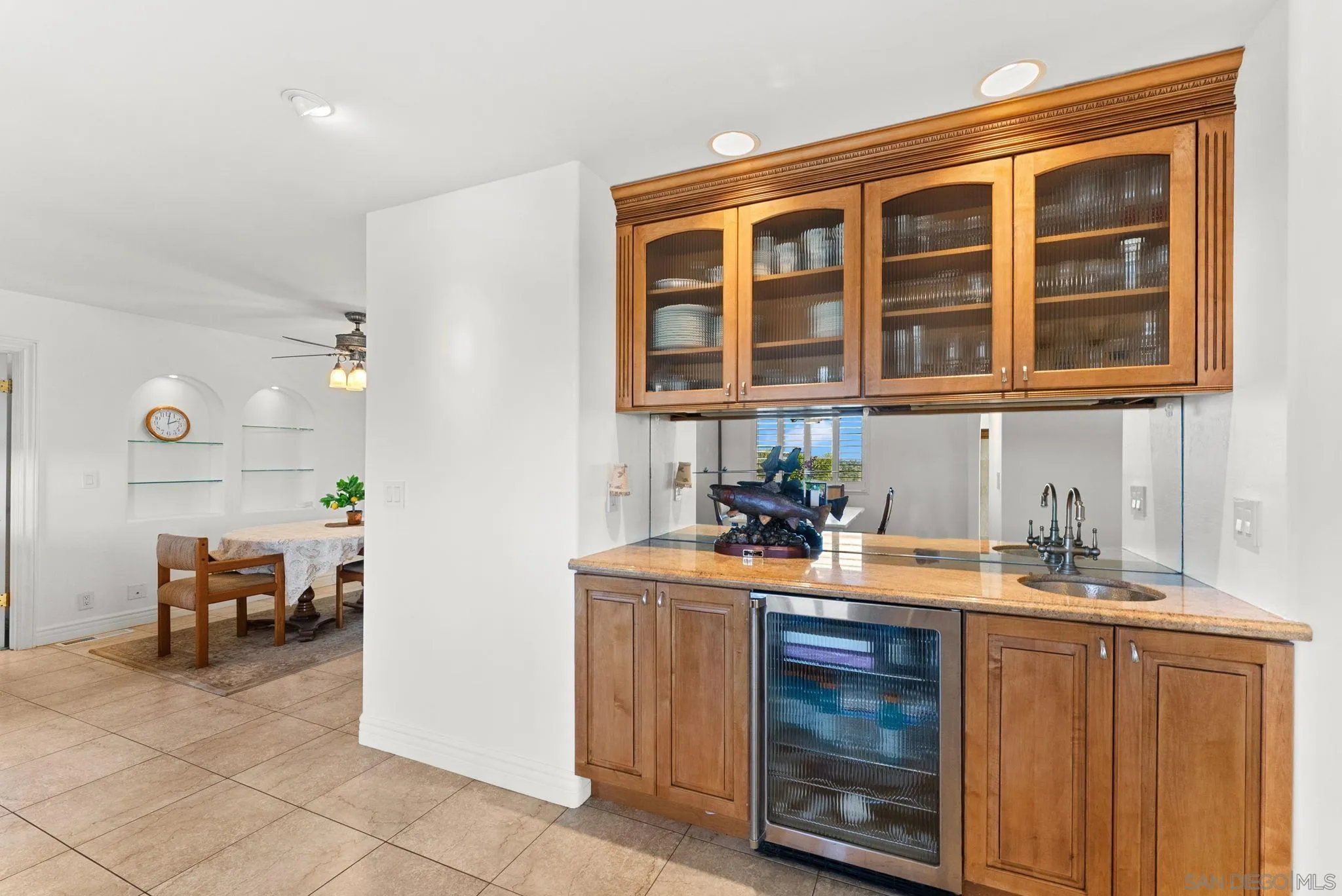 https://cdn.realtyfeed.com/cdn/127/260006384/1cb5d7710c60506049015bdbbf689716.webp