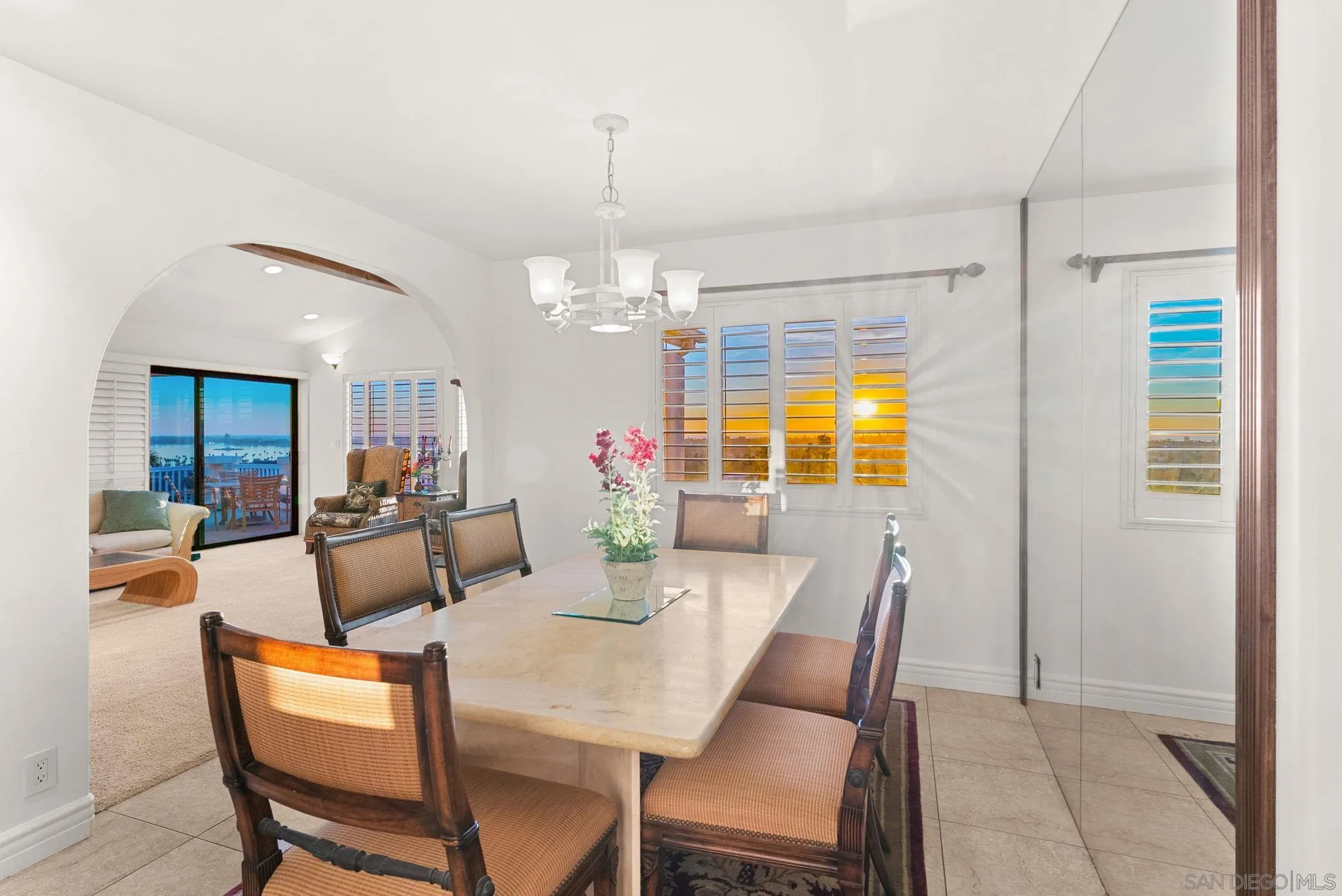 https://cdn.realtyfeed.com/cdn/127/260006384/63685cf88882f55a5d5ce7df244e4194.webp