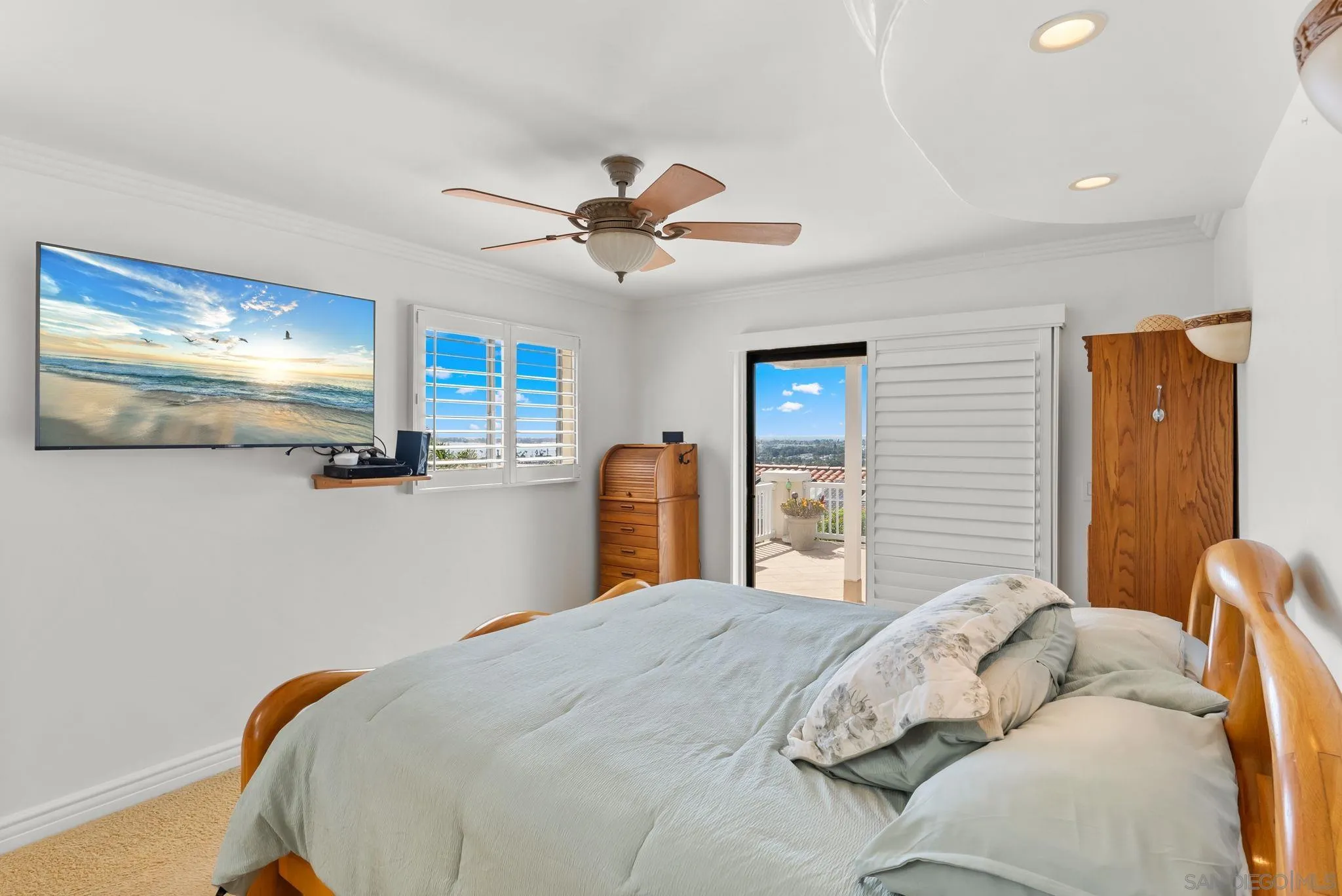 https://cdn.realtyfeed.com/cdn/127/260006384/782585791b069b950fcc6865b44903fc.webp